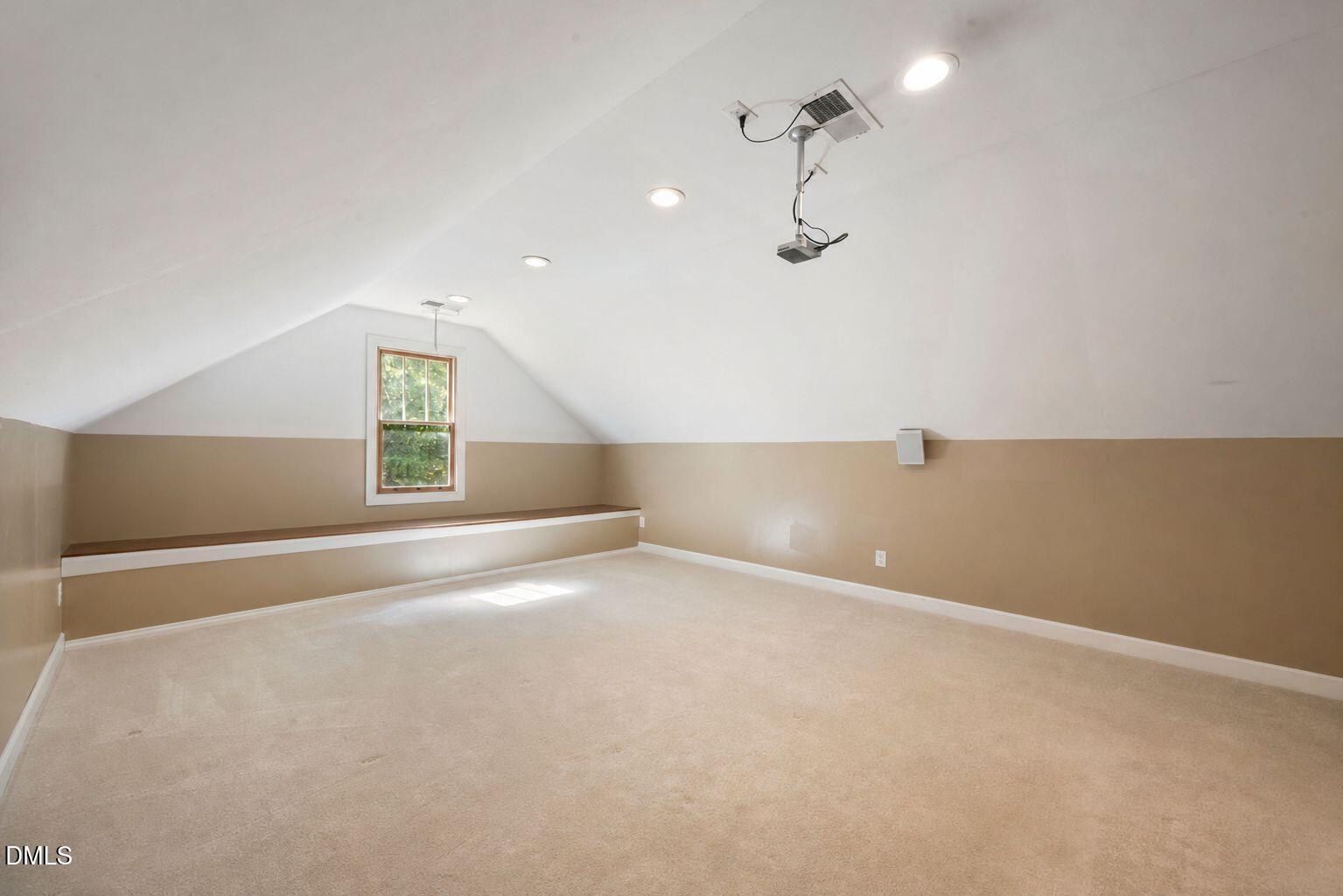 109 Menteith Court Property Photo 32