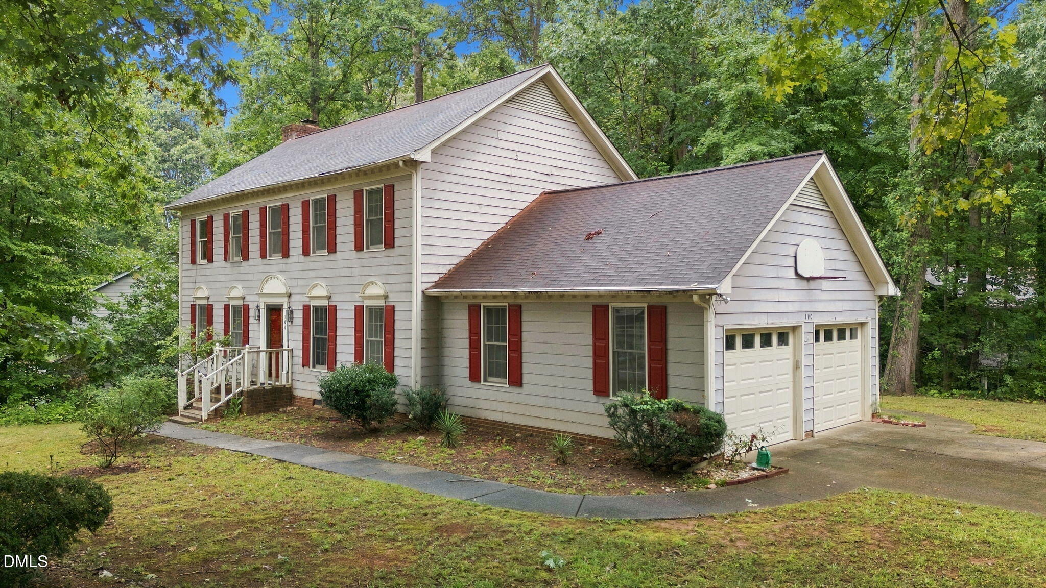 100 Escher Lane Property Photo 3