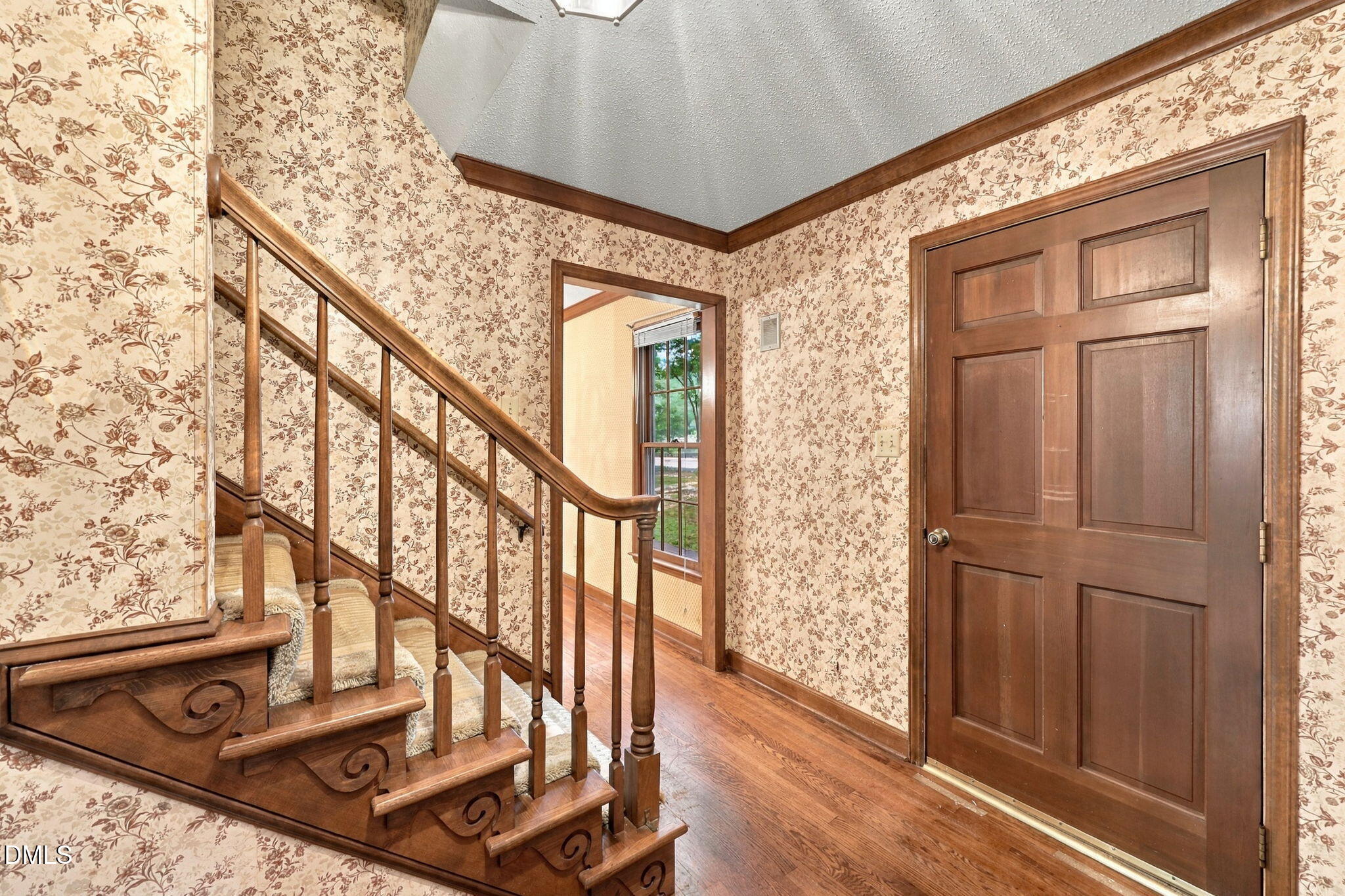 100 Escher Lane Property Photo 5