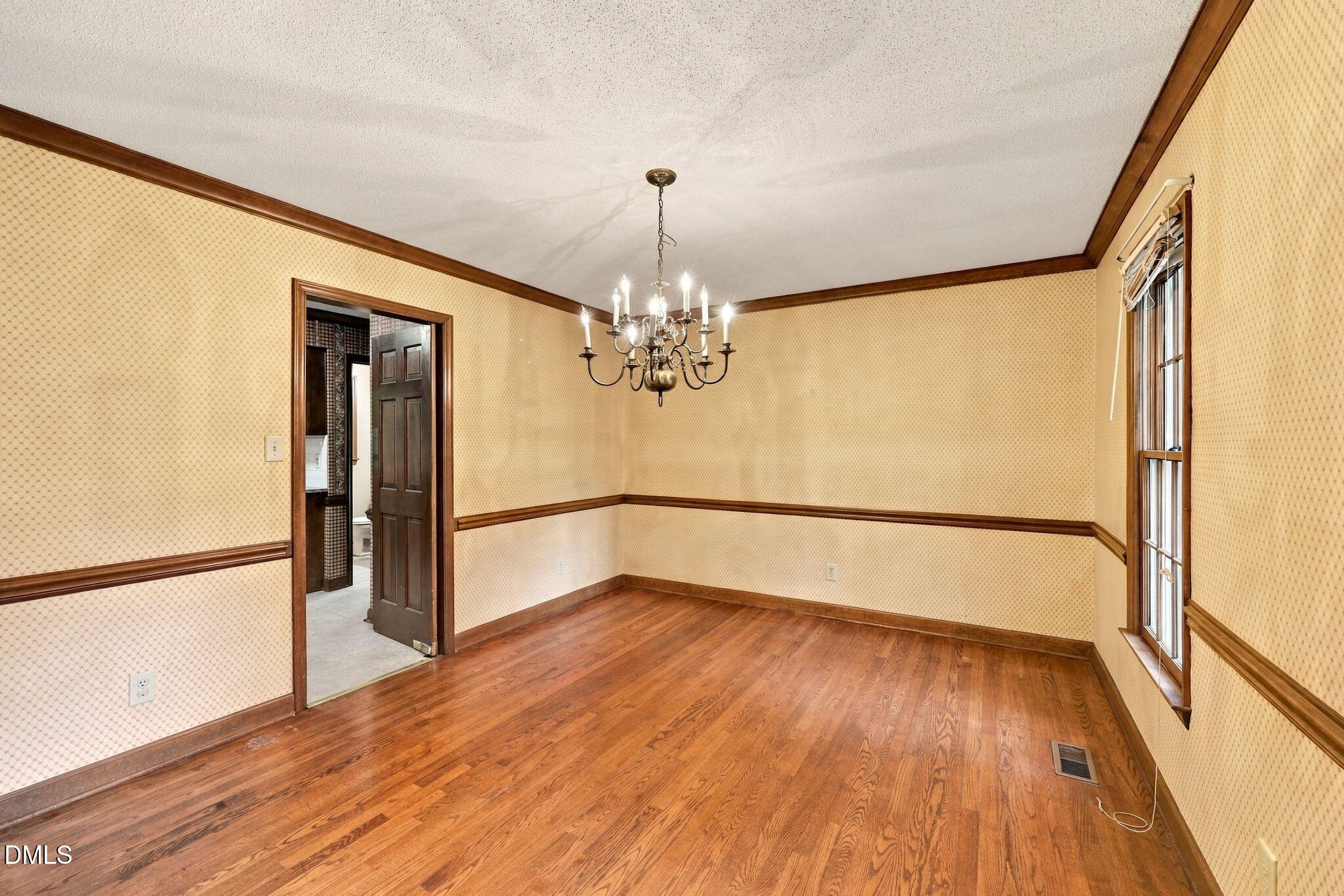 100 Escher Lane Property Photo 8