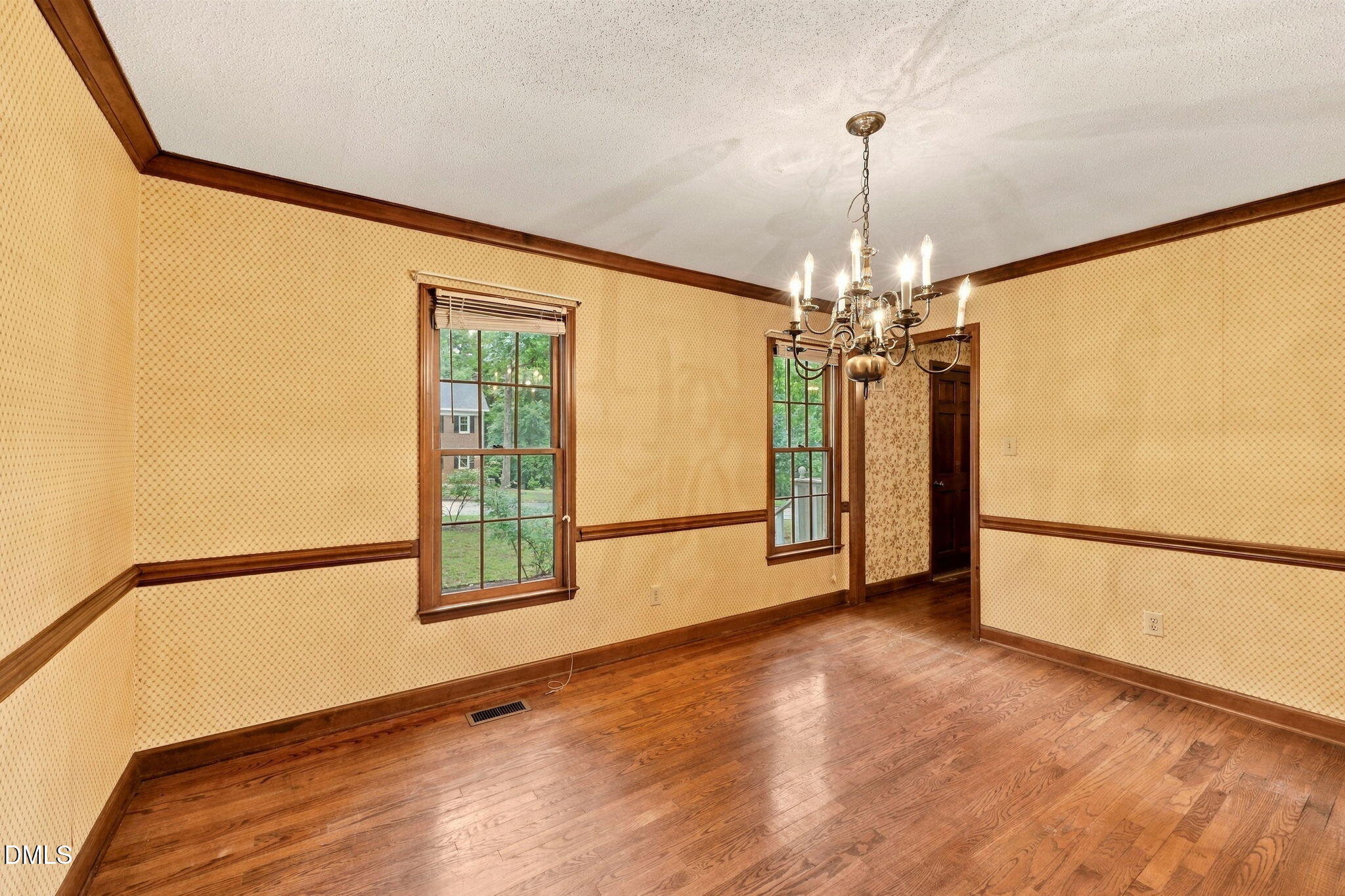 100 Escher Lane Property Photo 9