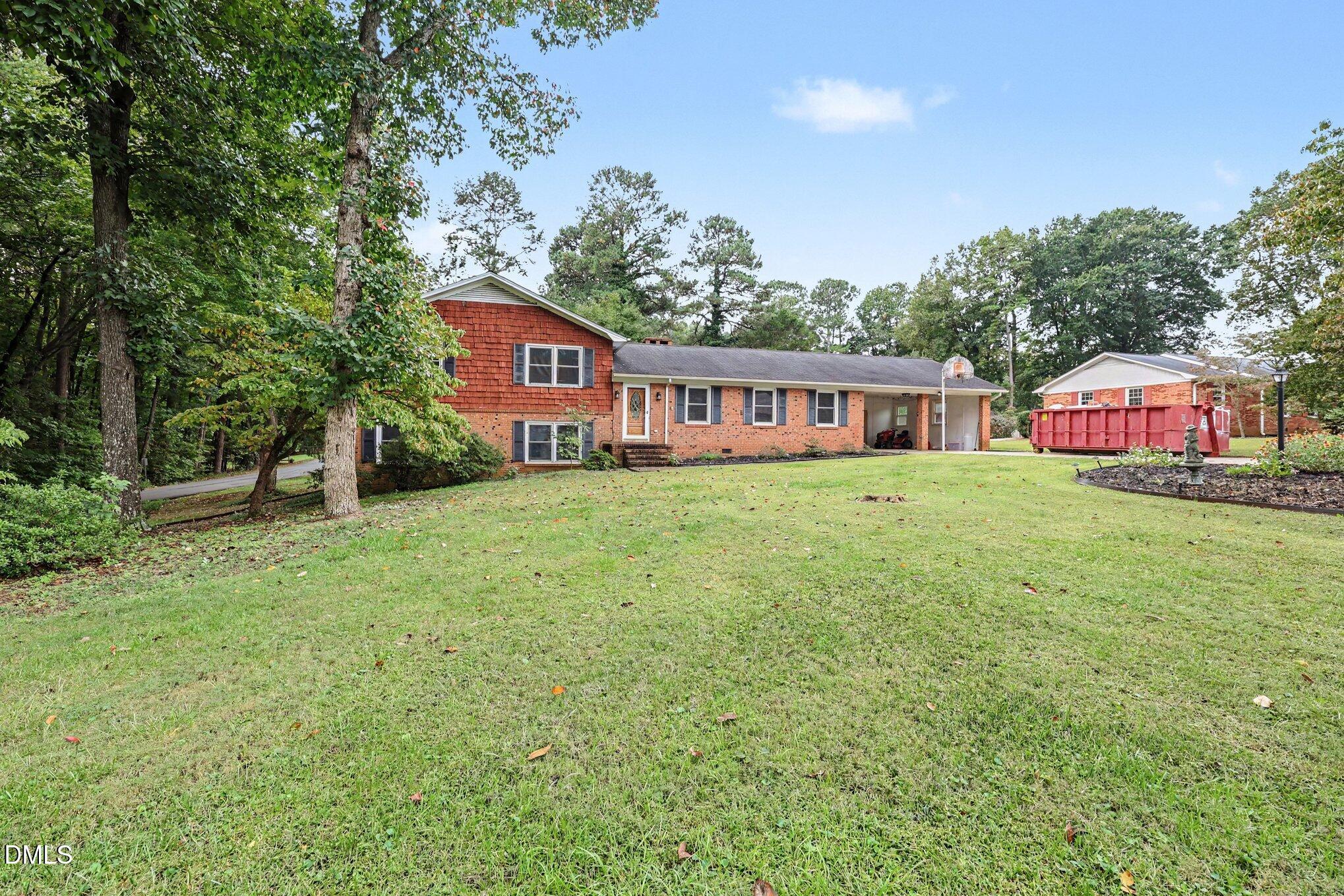 1001 Parkwood Drive Property Photo 4