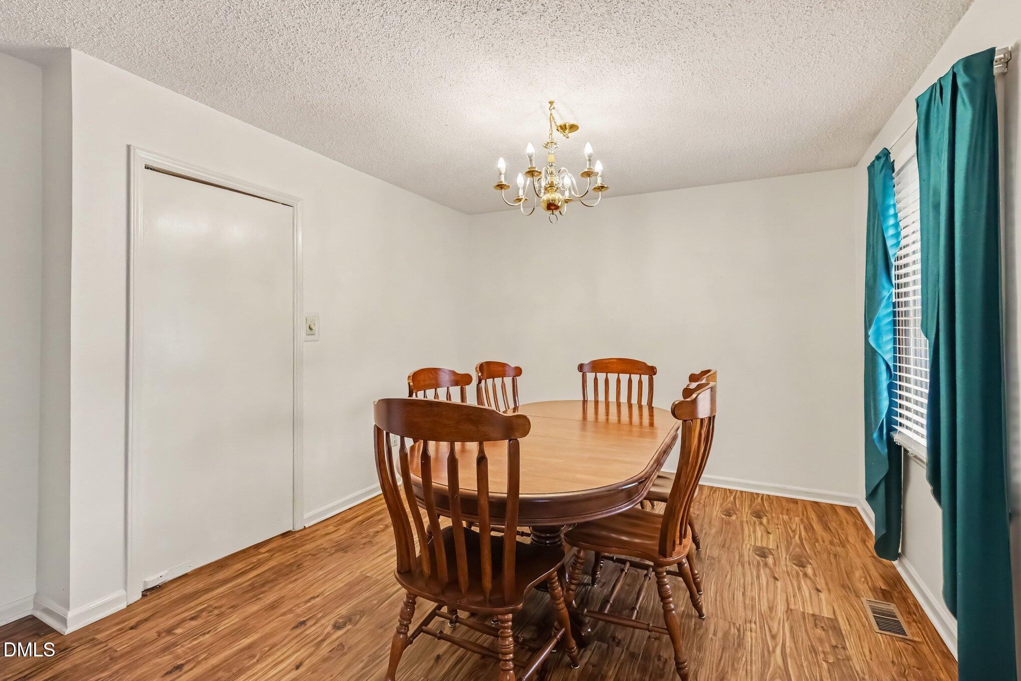 1001 Parkwood Drive Property Photo 10