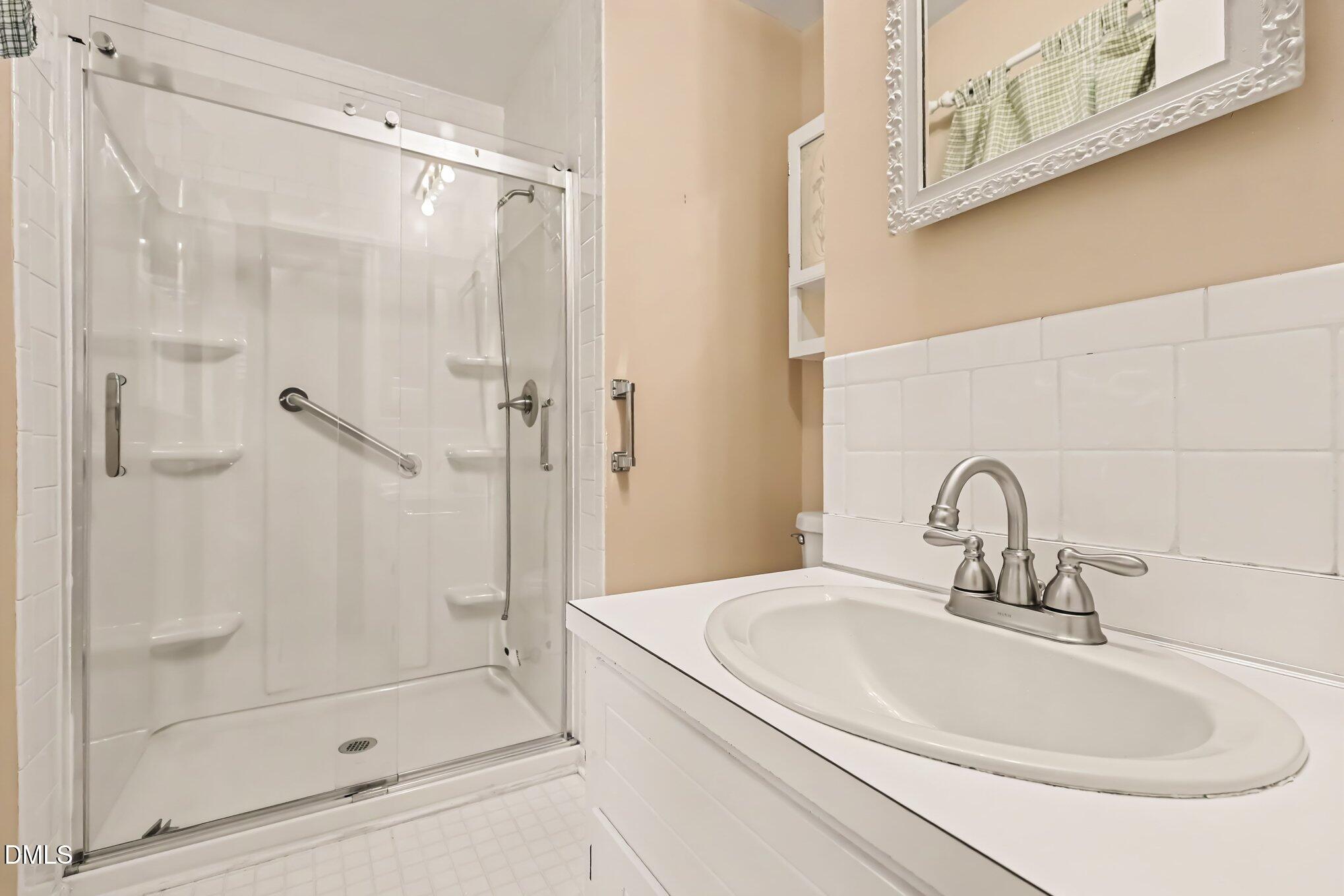 1001 Parkwood Drive Property Photo 17