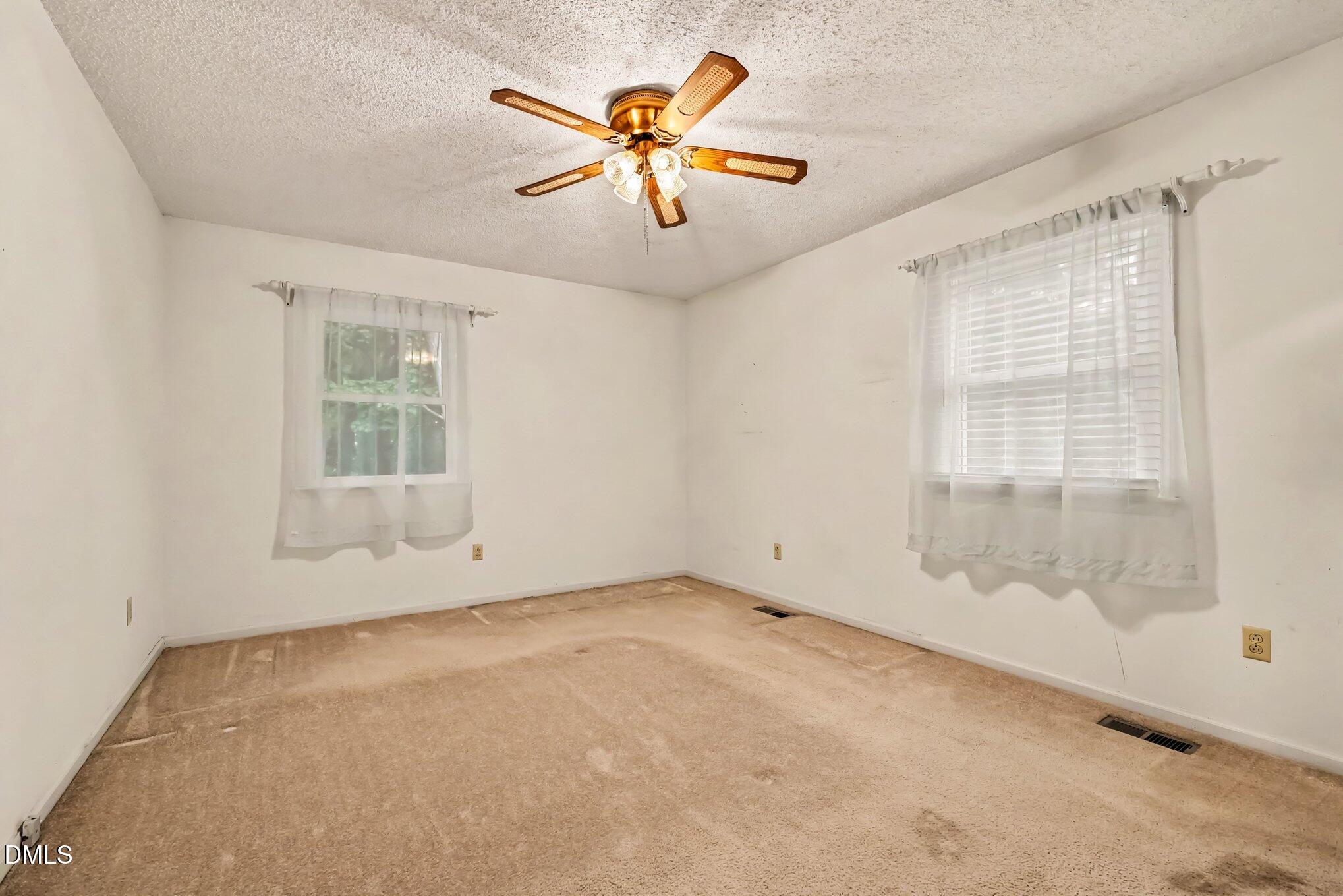 1001 Parkwood Drive Property Photo 18