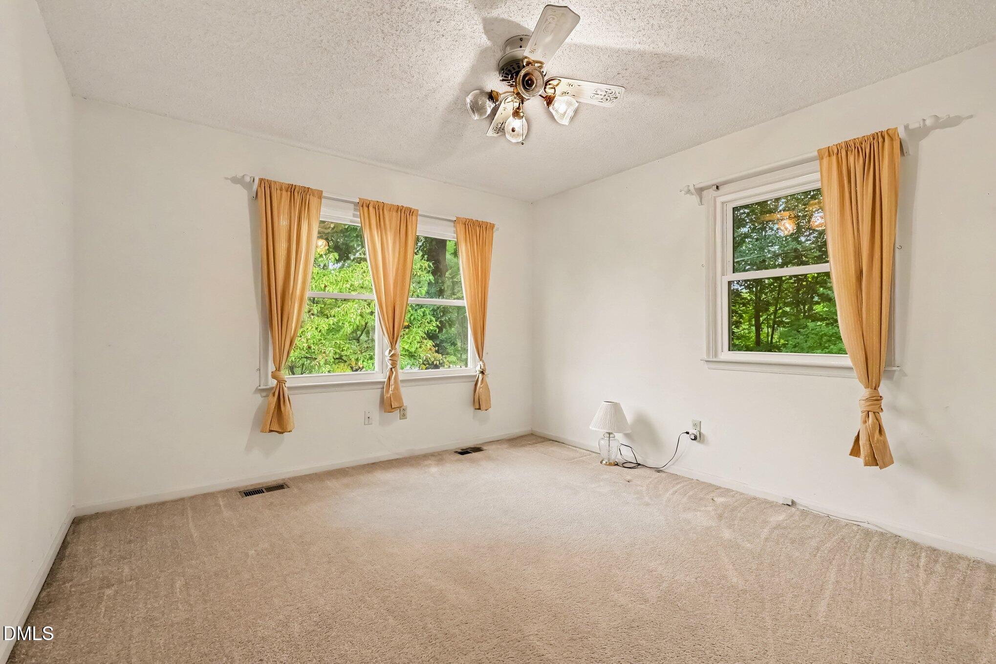 1001 Parkwood Drive Property Photo 19