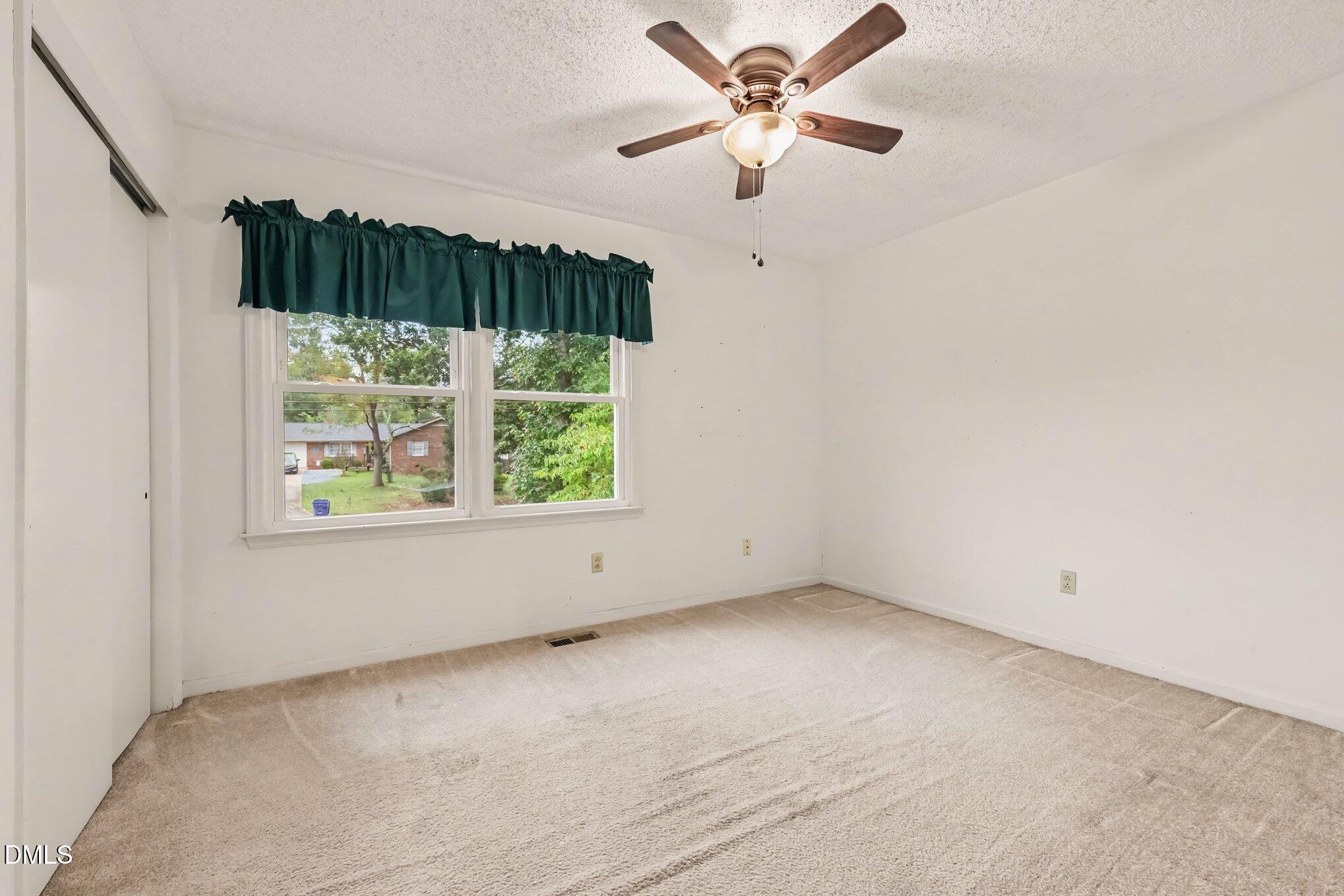 1001 Parkwood Drive Property Photo 20