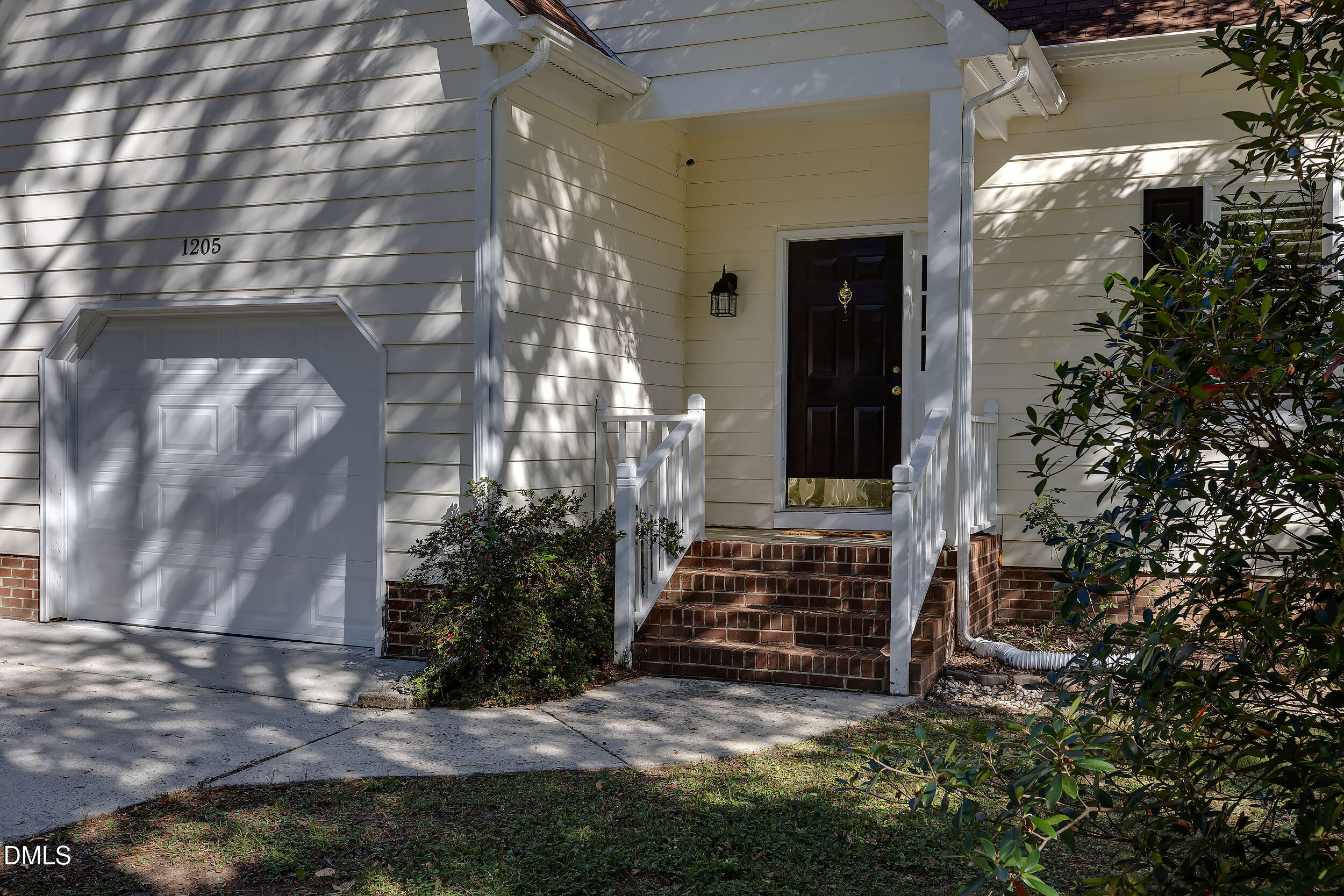 1205 Little Acres Drive Property Photo 2