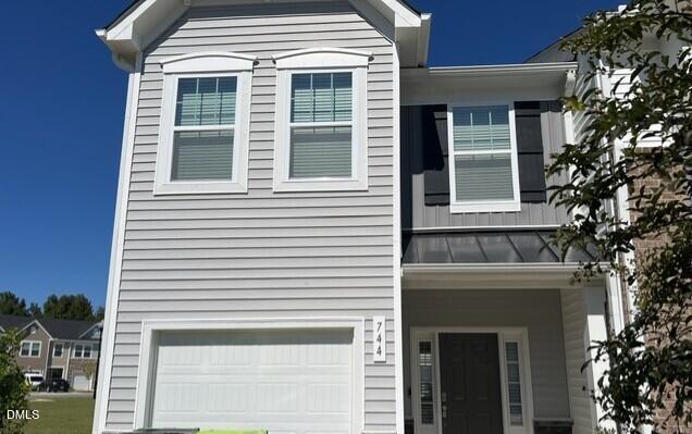 744 Ridge Cliff Lane Property Photo 1