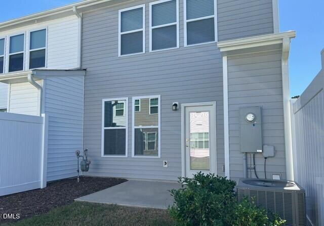 744 Ridge Cliff Lane Property Photo 2
