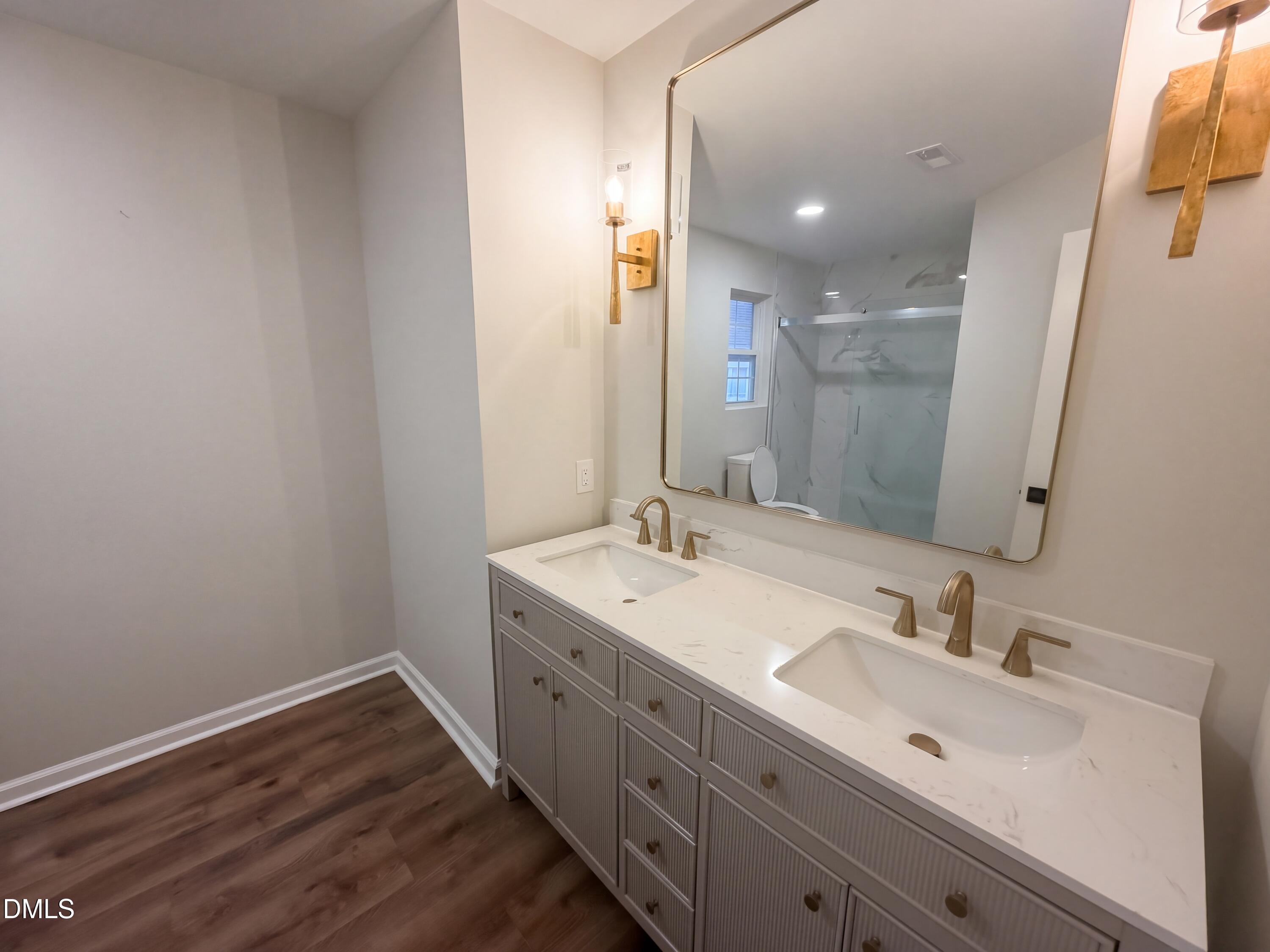 5716 N Hills Drive Property Photo 10