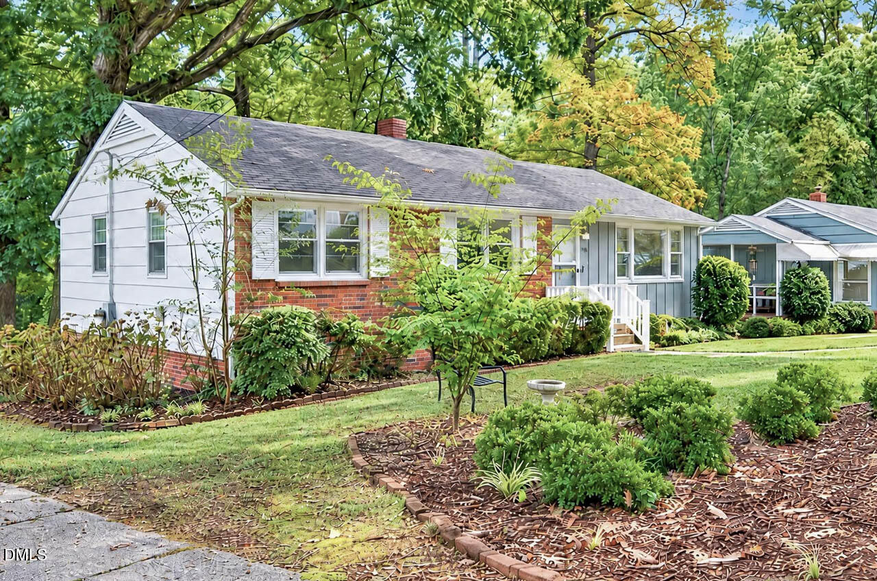 2126 Woodview Drive Property Photo 1