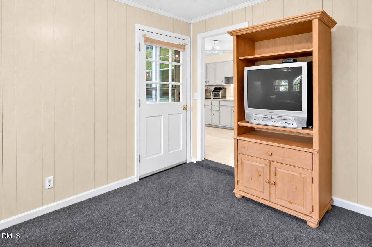 2126 Woodview Drive Property Photo 14