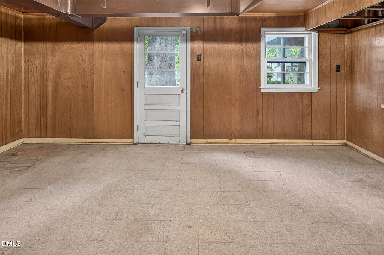 2126 Woodview Drive Property Photo 24
