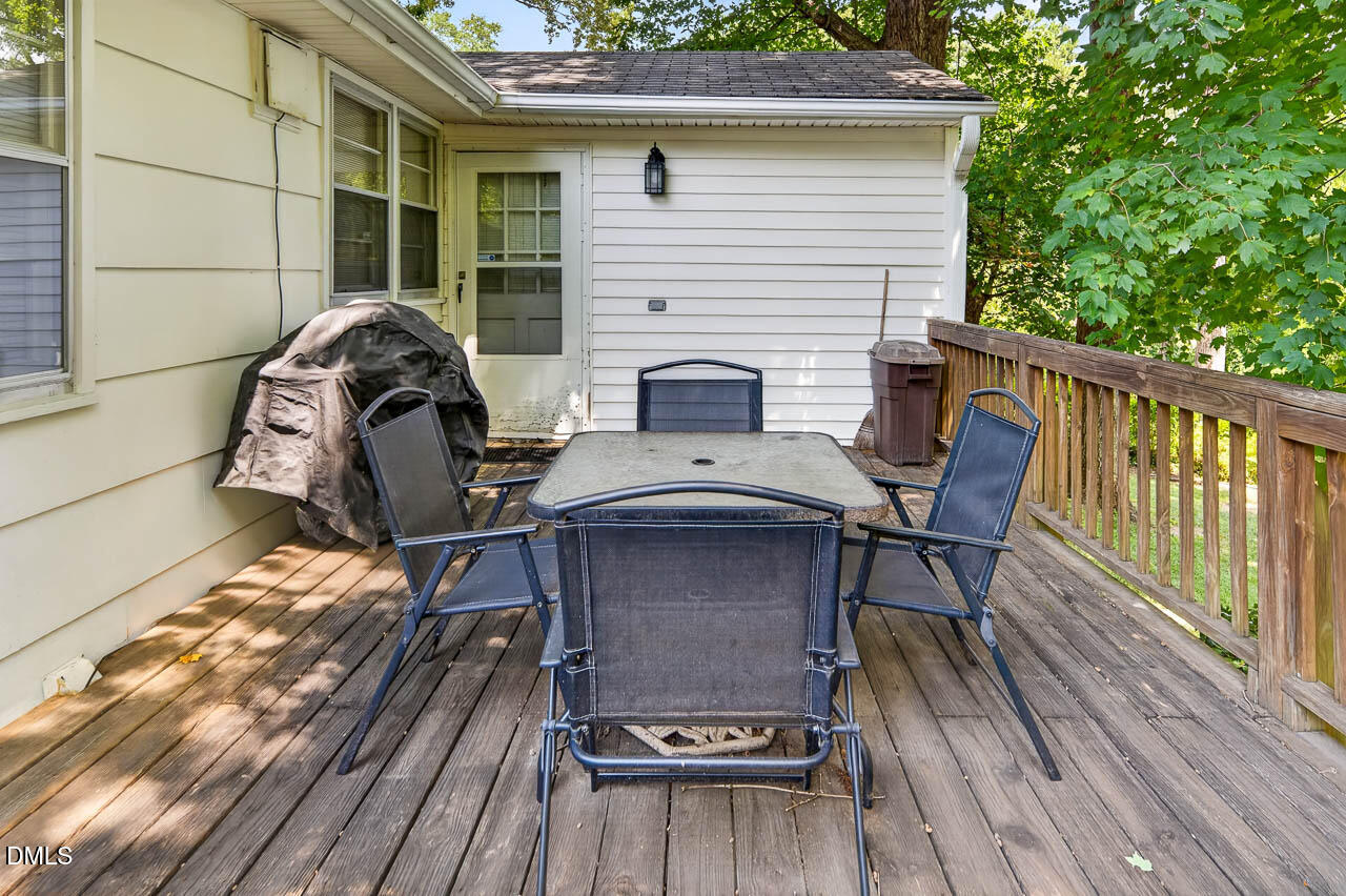 2126 Woodview Drive Property Photo 27