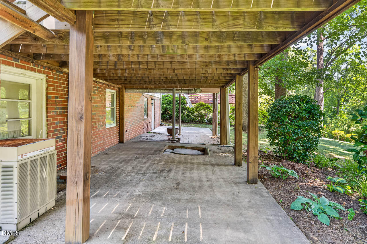 2126 Woodview Drive Property Photo 44