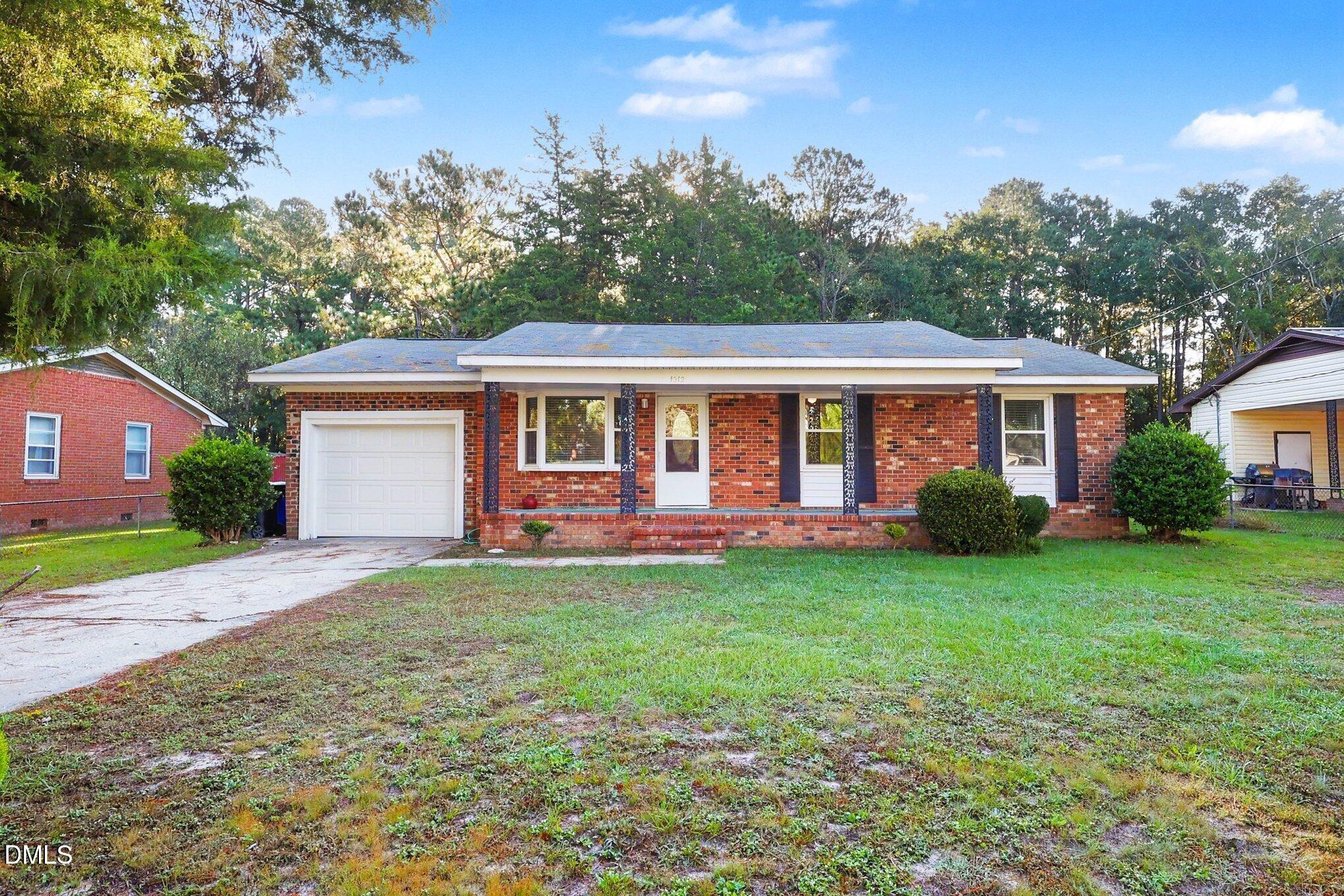 1012 Lisa Circle Property Photo 1