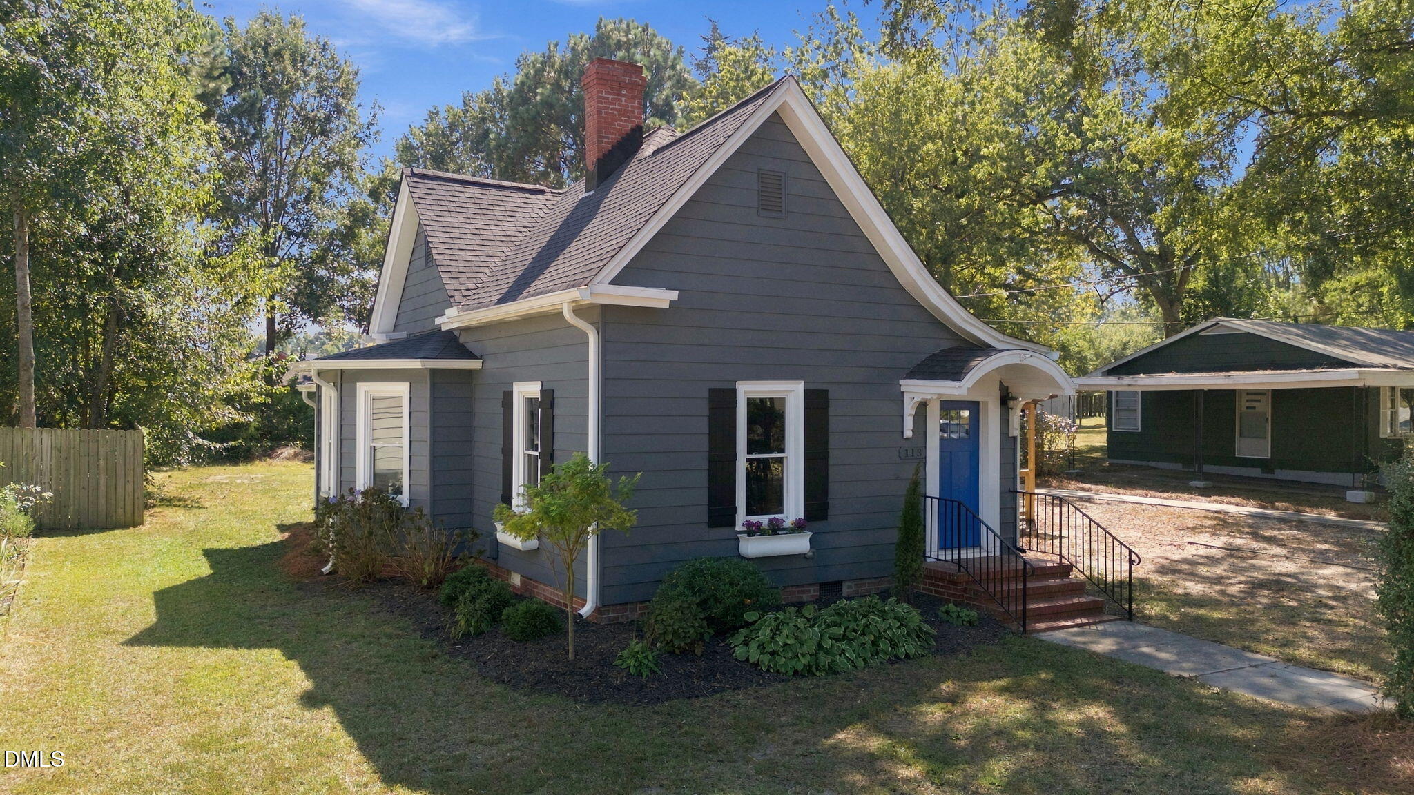 113 W Sycamore Street Property Photo 3