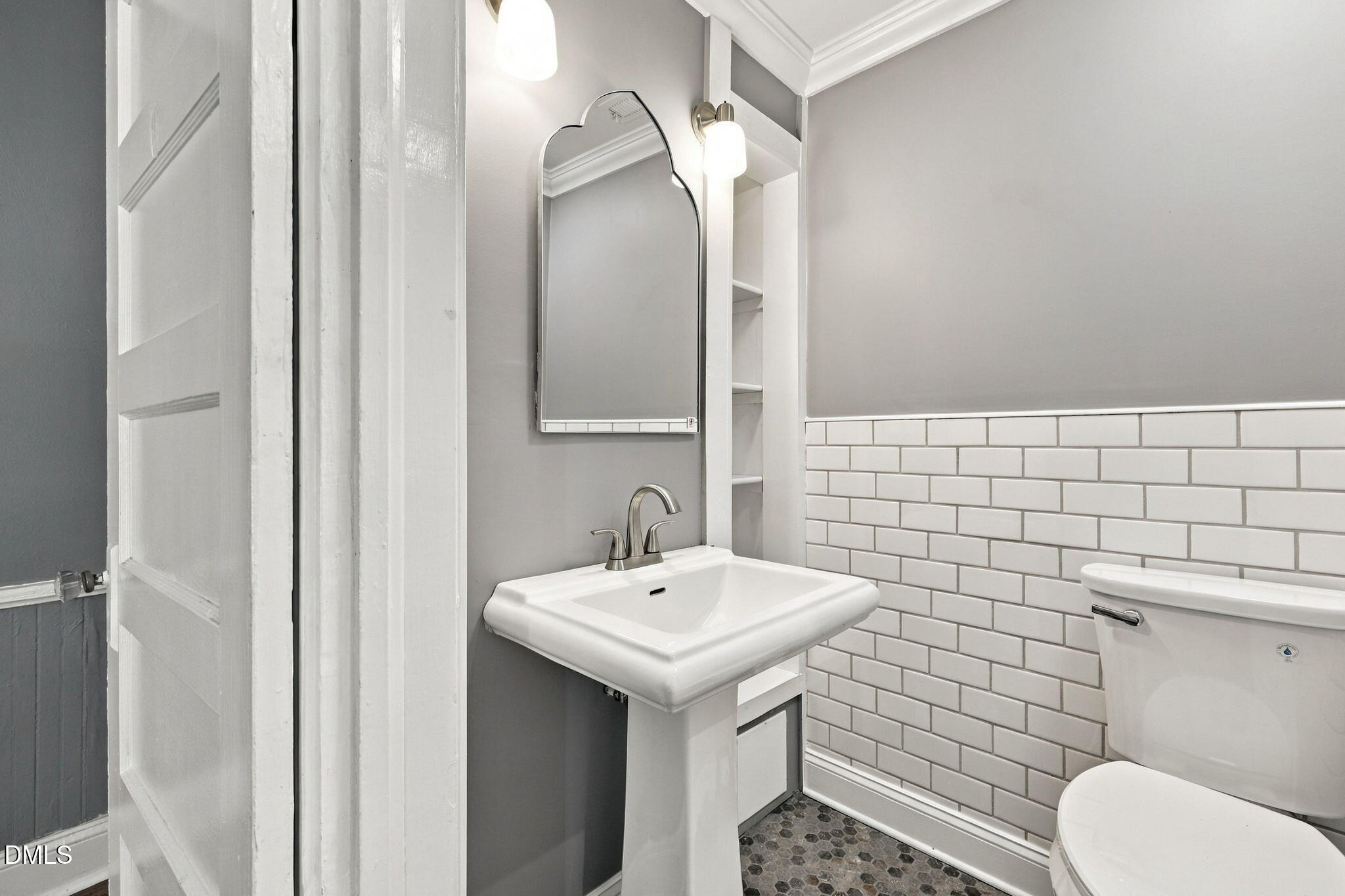 113 W Sycamore Street Property Photo 23