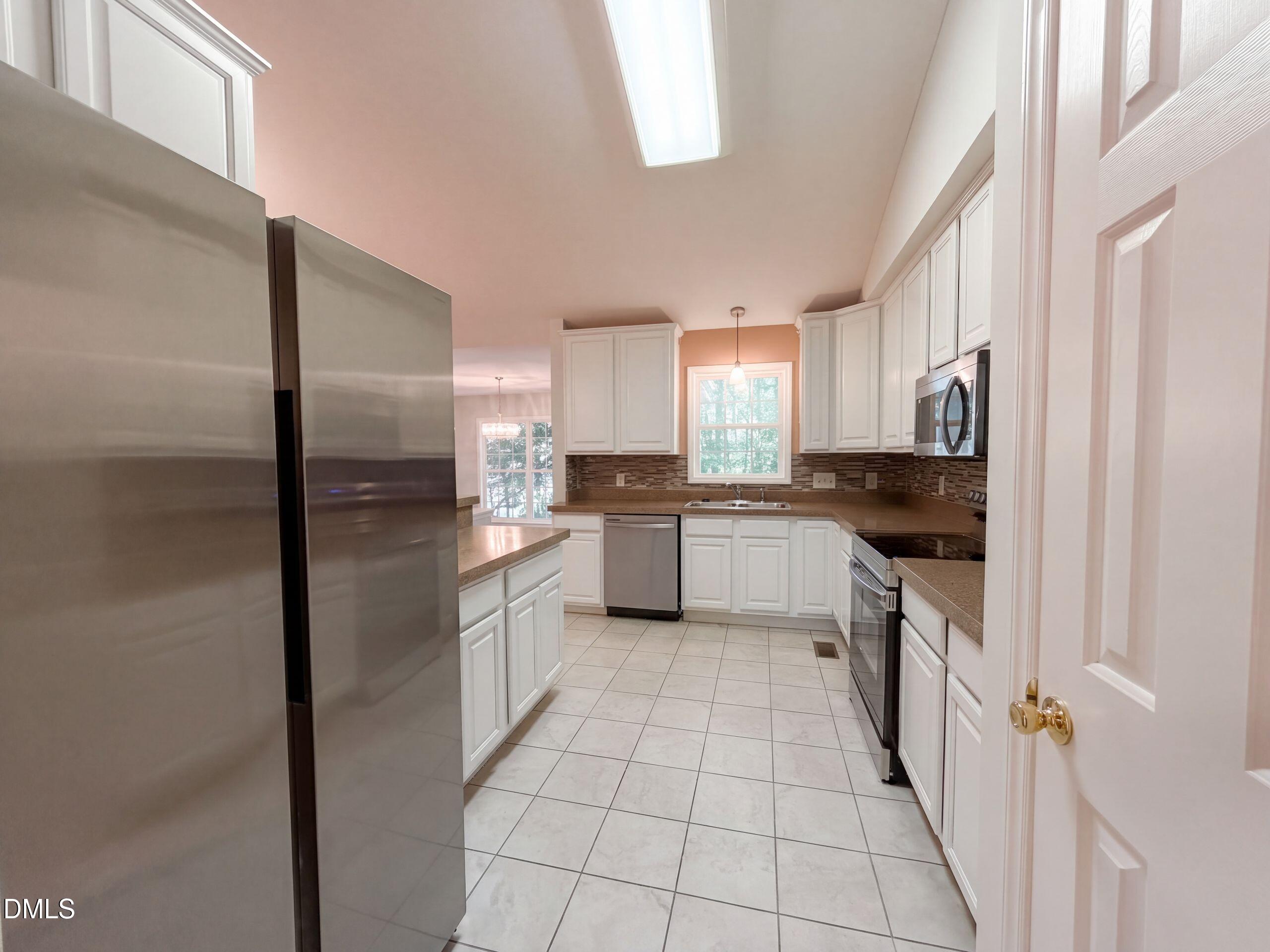 6073 Jones Circle Property Photo 3