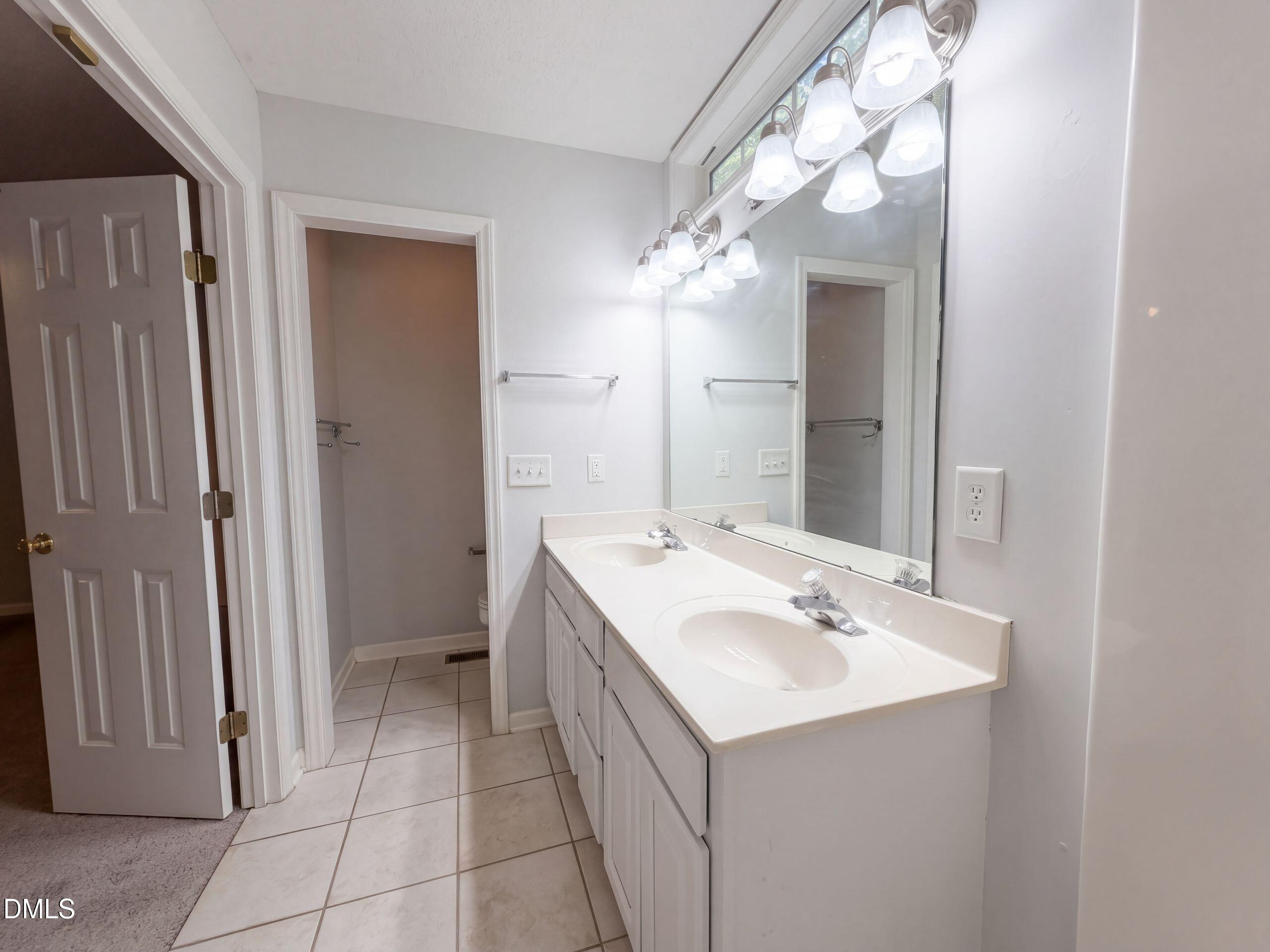 6073 Jones Circle Property Photo 9