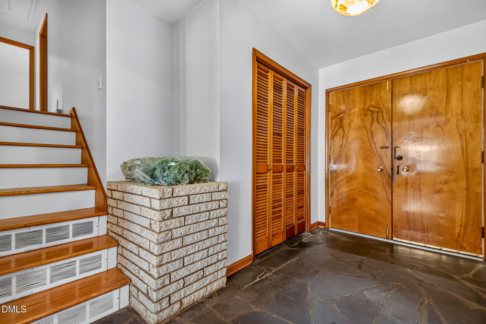 1107 Warren Avenue Property Photo 11
