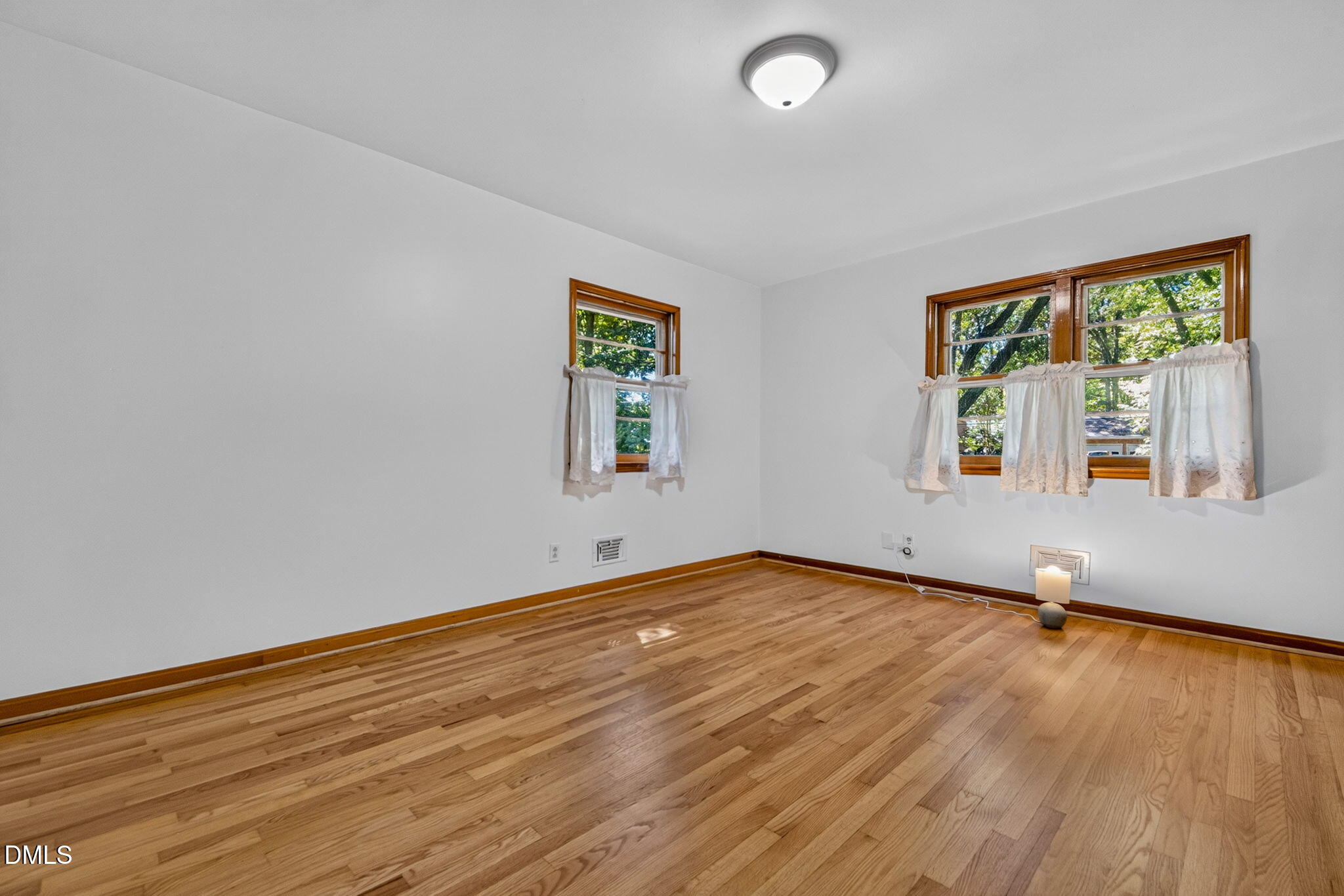1107 Warren Avenue Property Photo 23