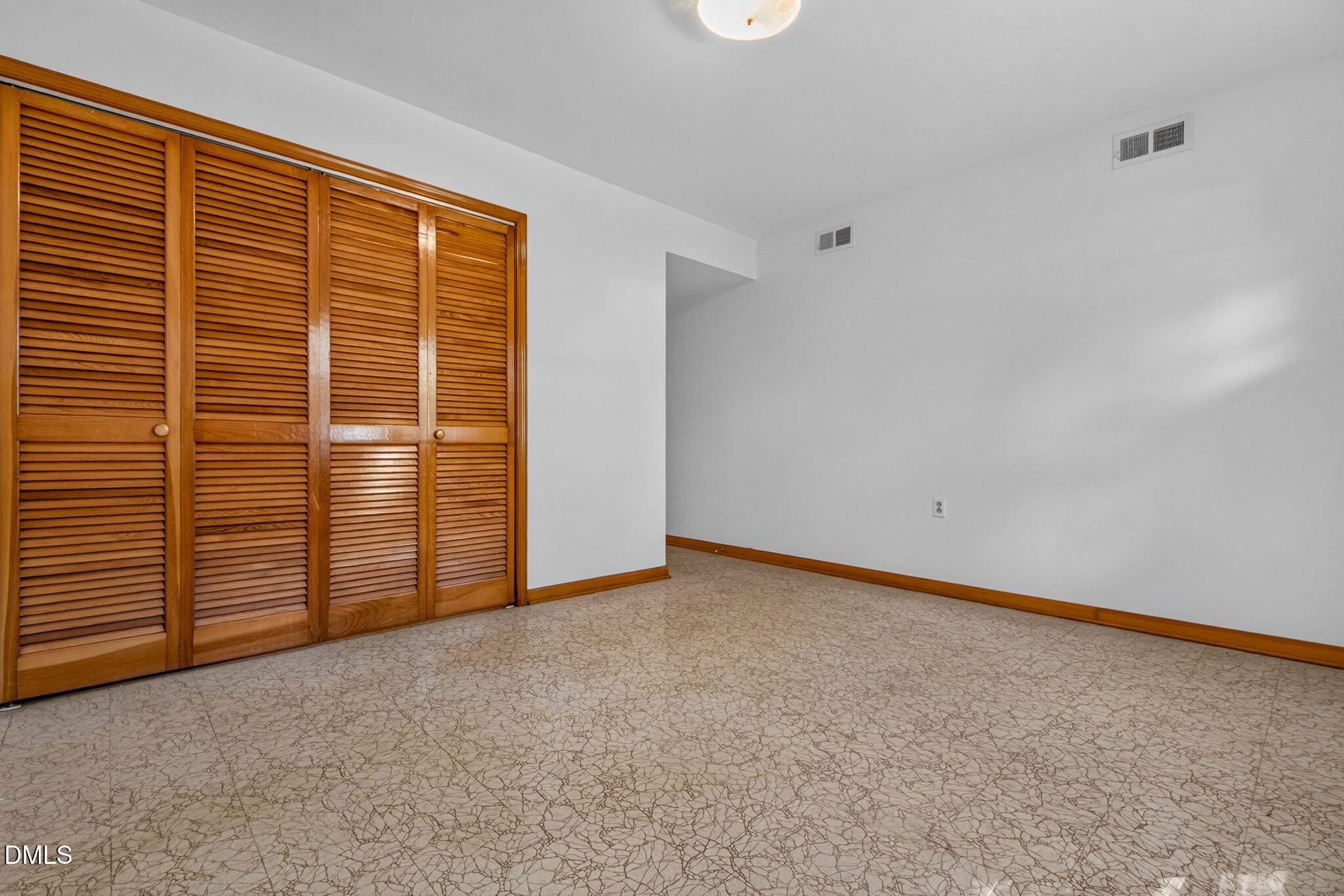 1107 Warren Avenue Property Photo 32