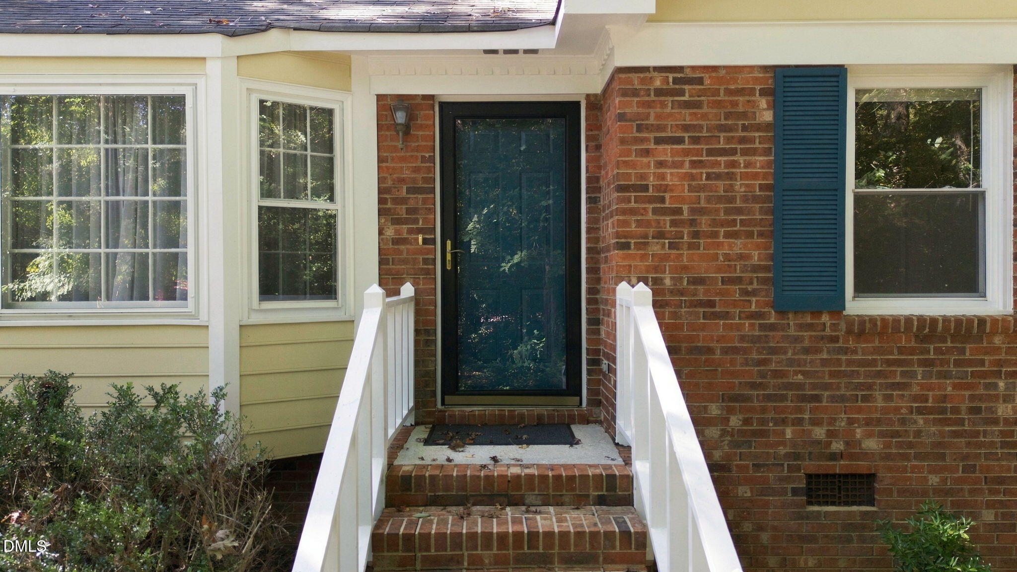 3804 Banstead Court Property Photo 5