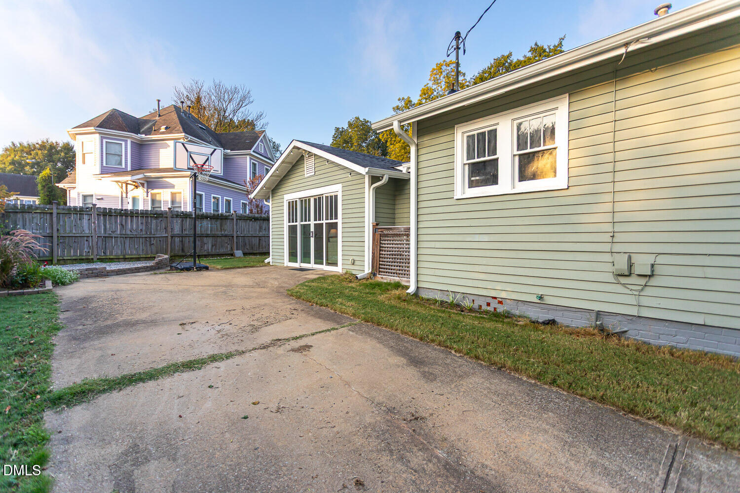 612 N Boundary Street Property Photo 11
