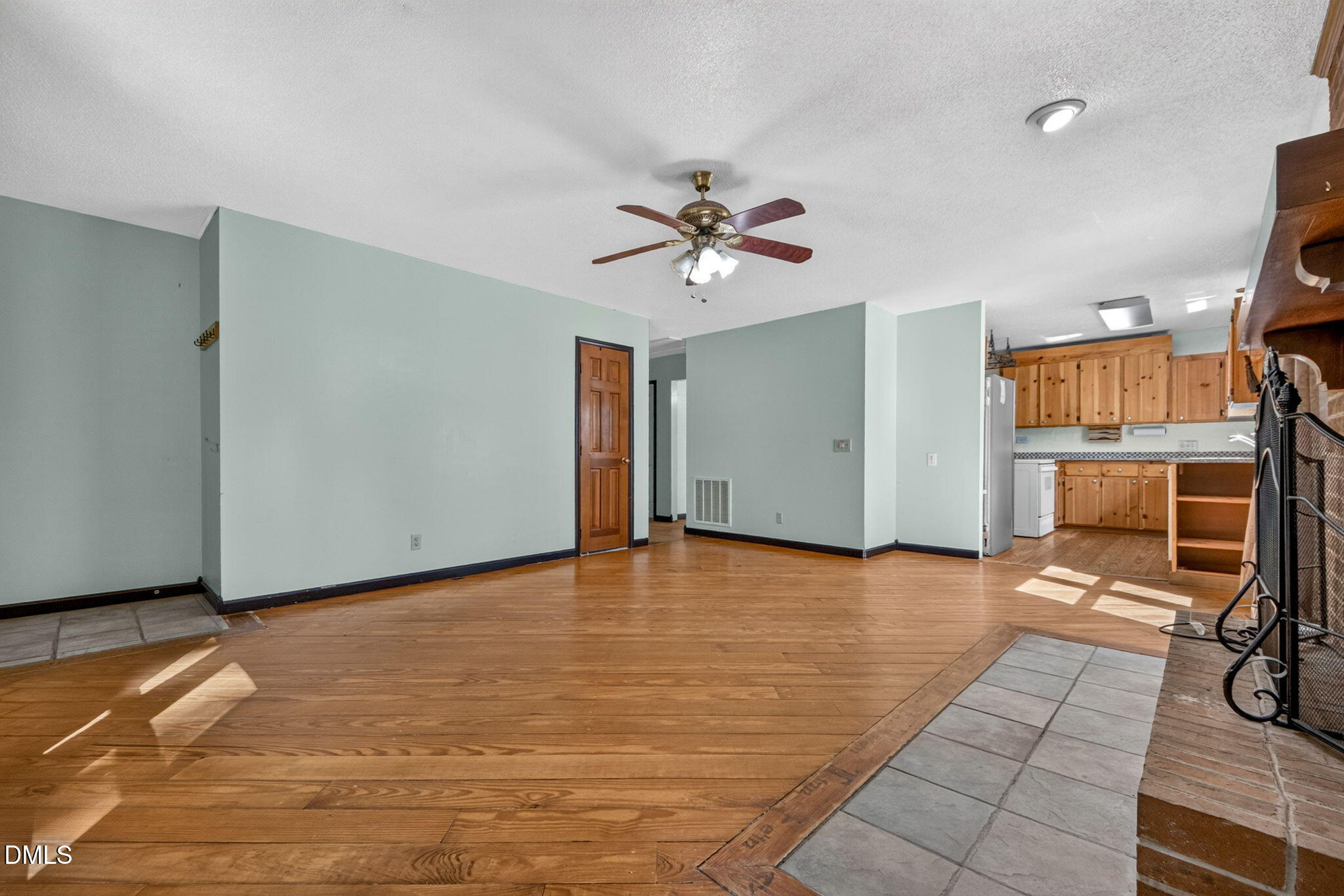 1712 Cranston Road Property Photo 8