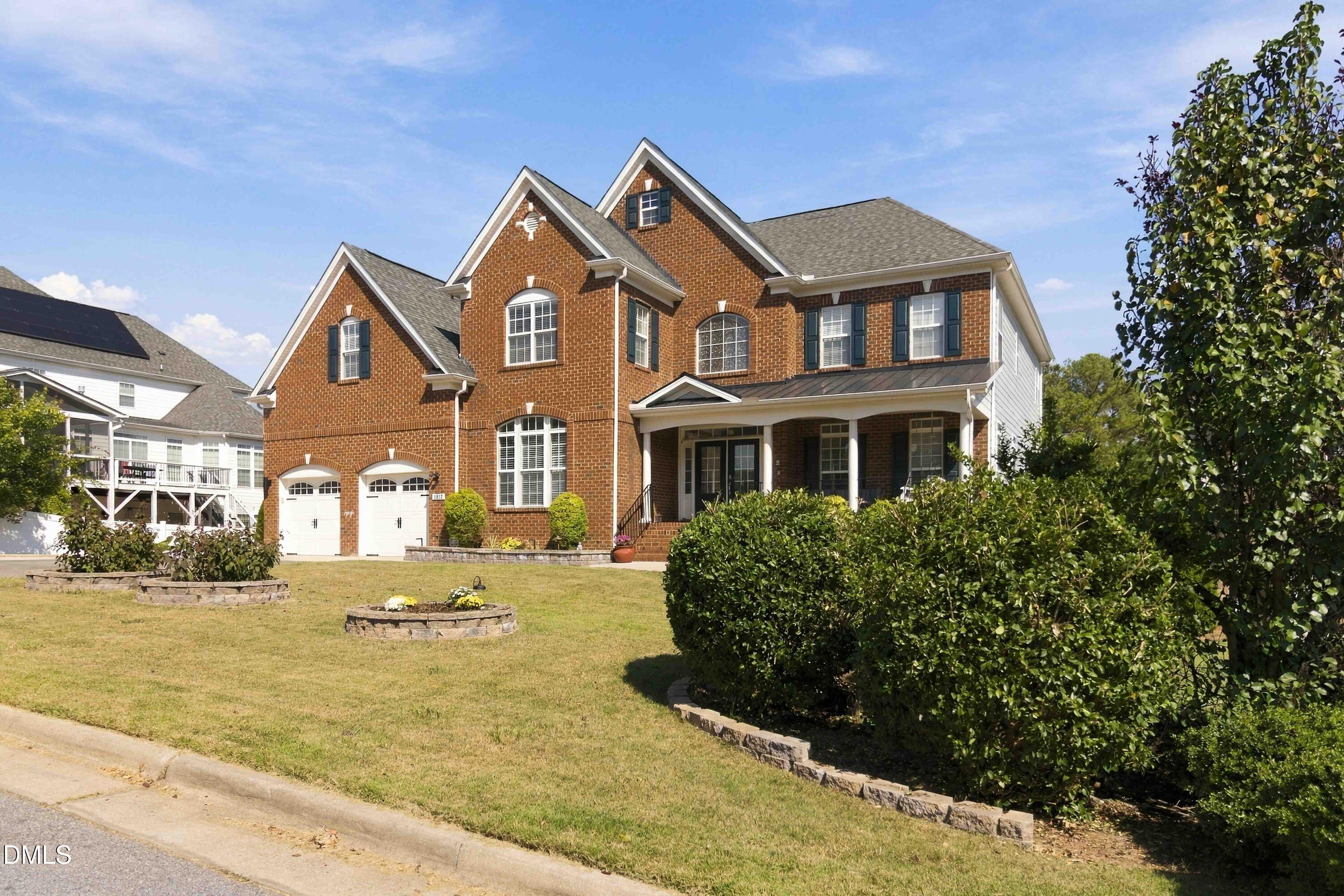 1912 Jadewood Drive Property Photo 3