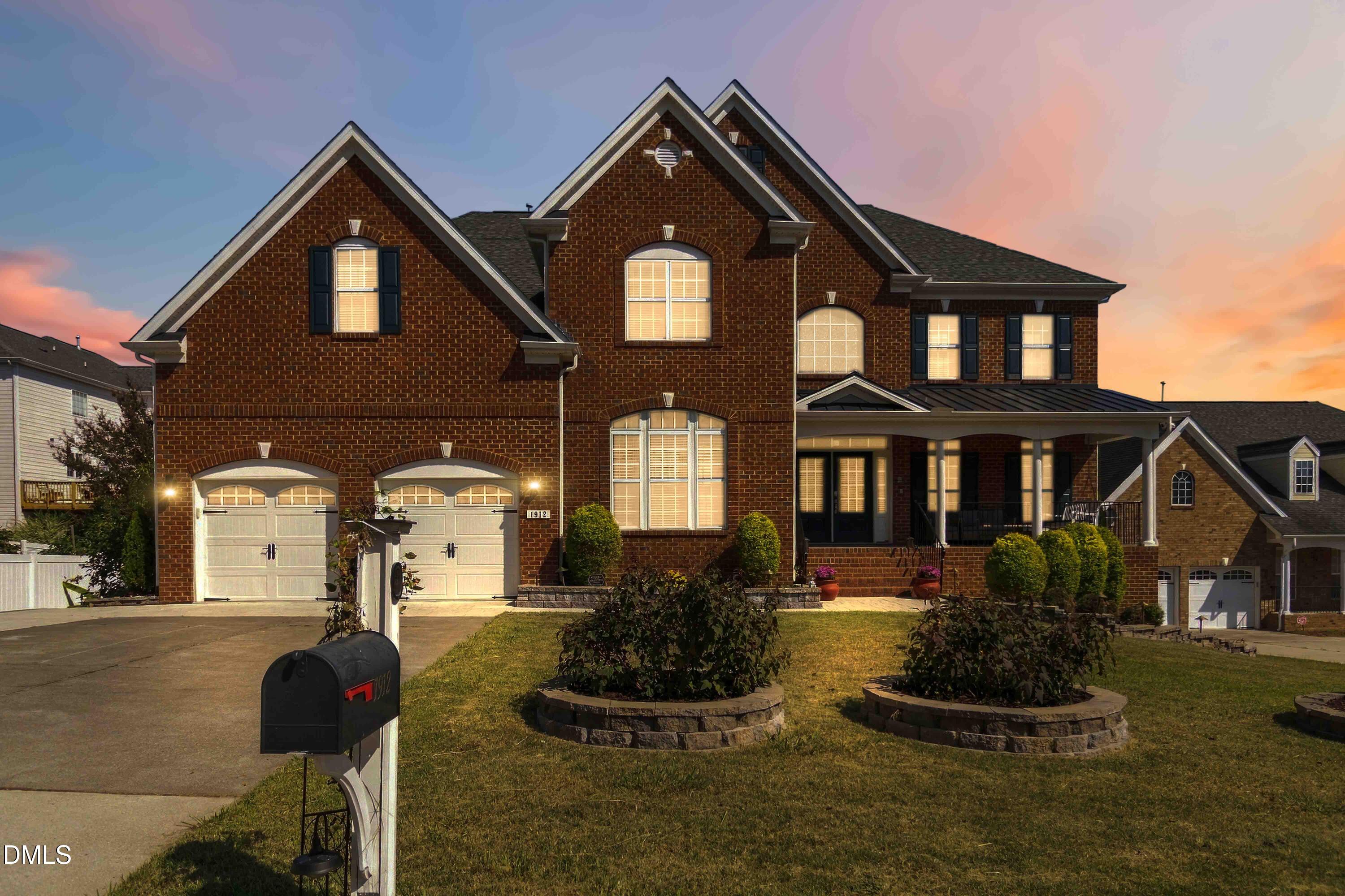 1912 Jadewood Drive Property Photo 4