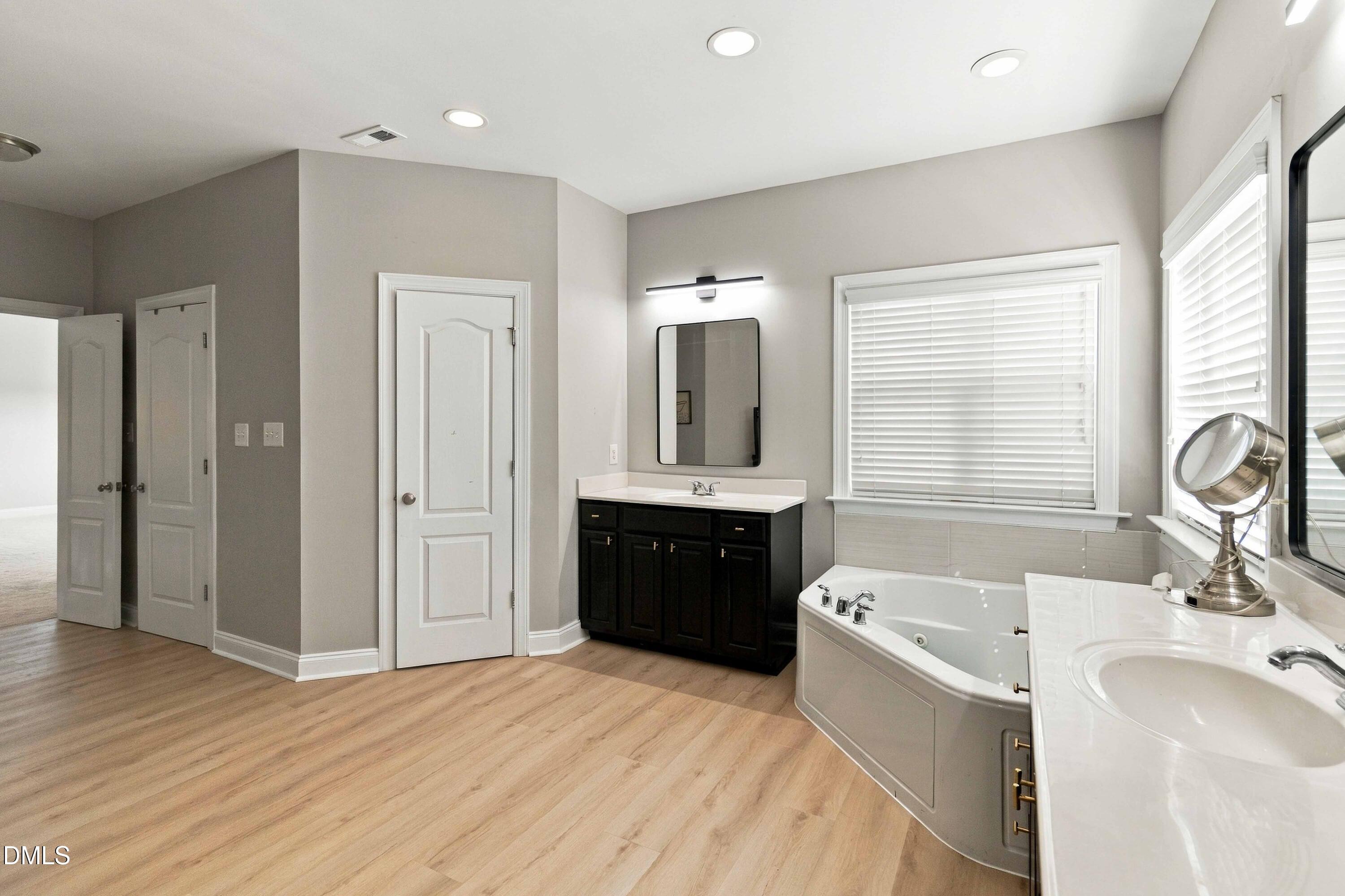 1912 Jadewood Drive Property Photo 33