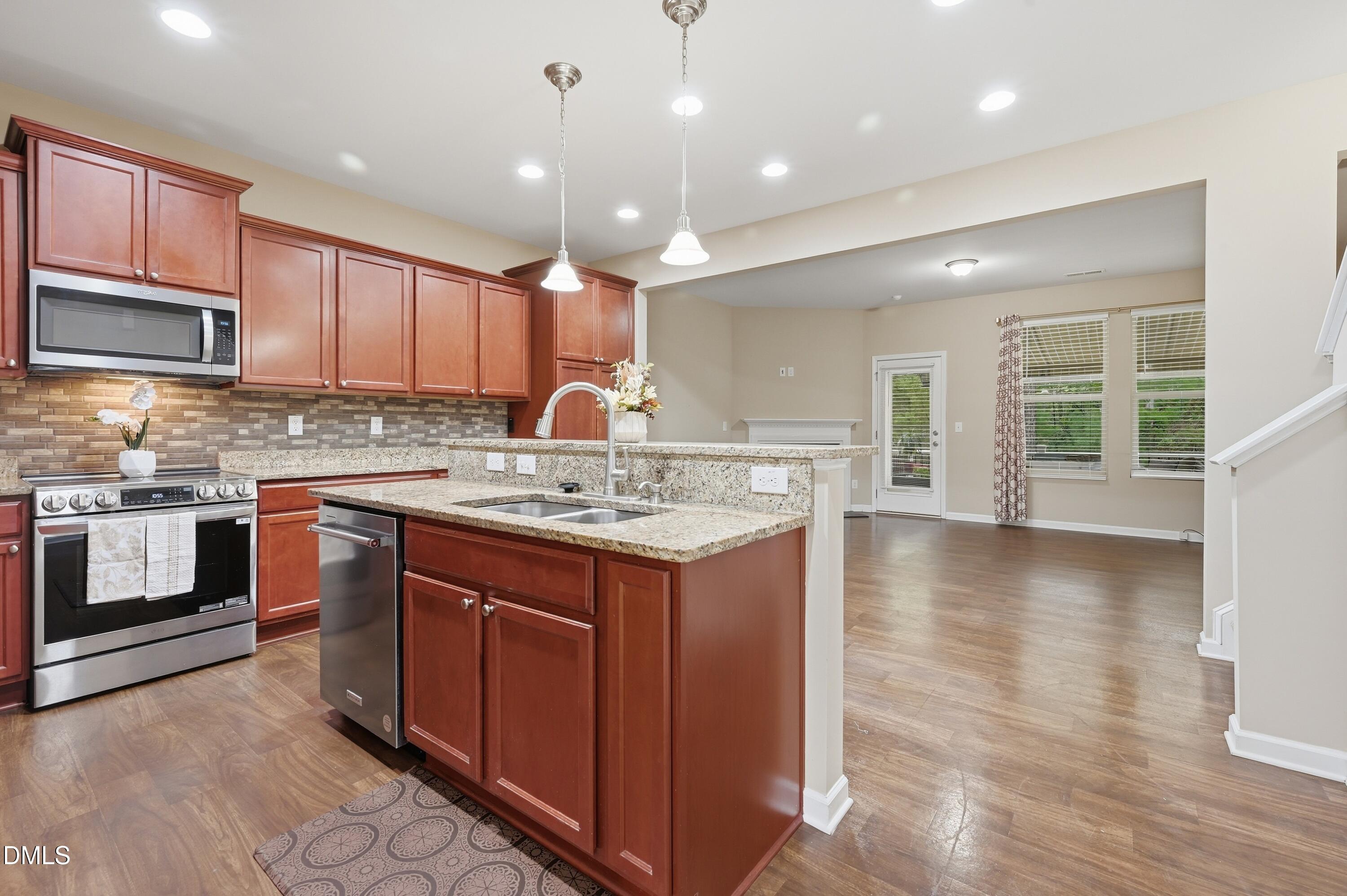 2117 Sunny Cove Drive Property Photo 8