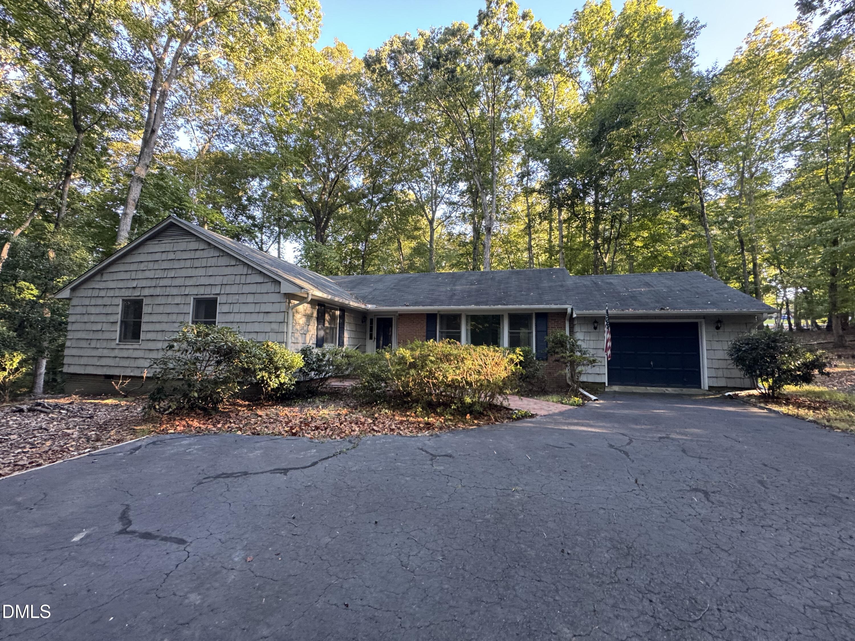140 Holly Lane Property Photo 1