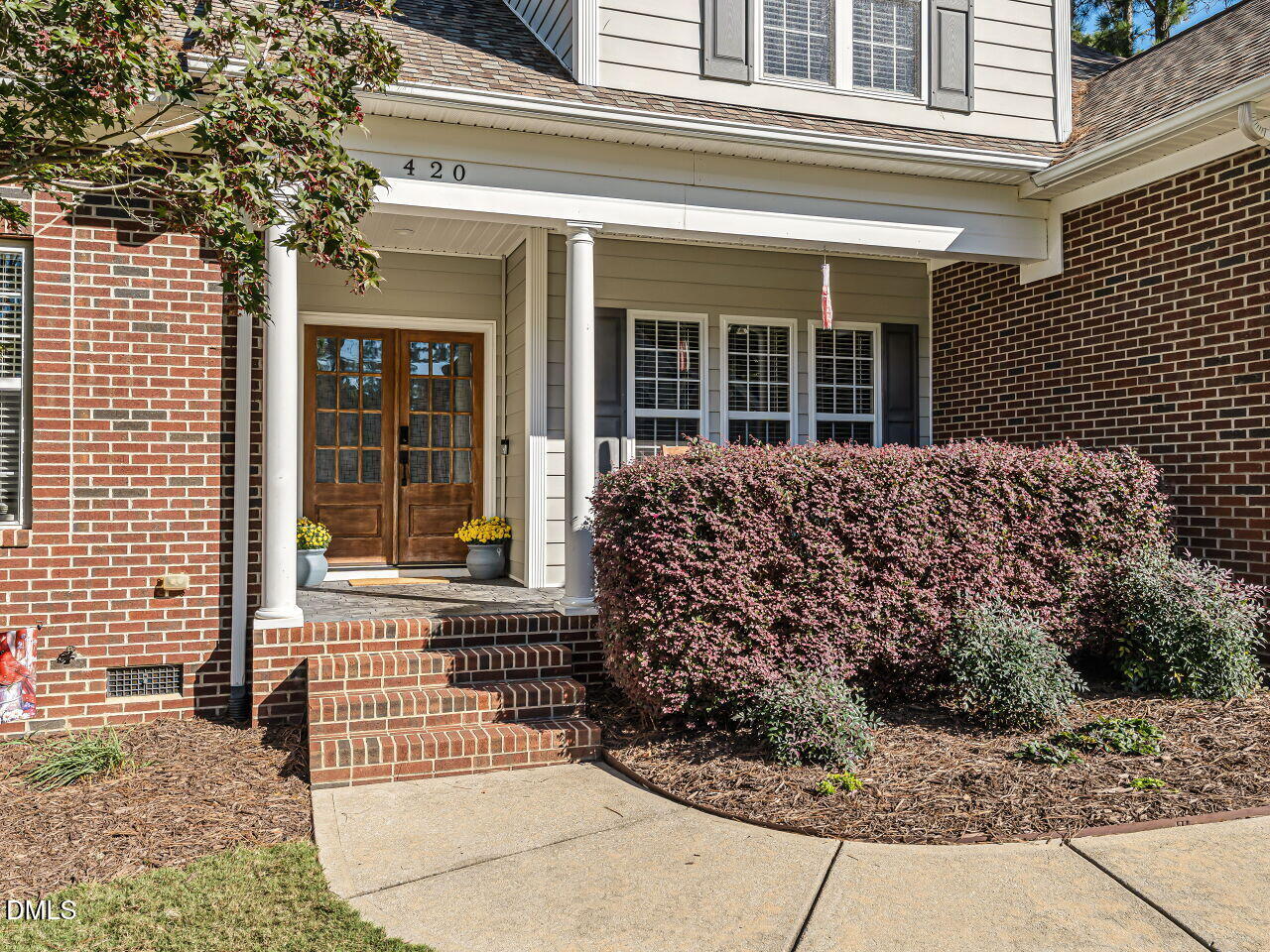 420 Falls Drive Property Photo 3