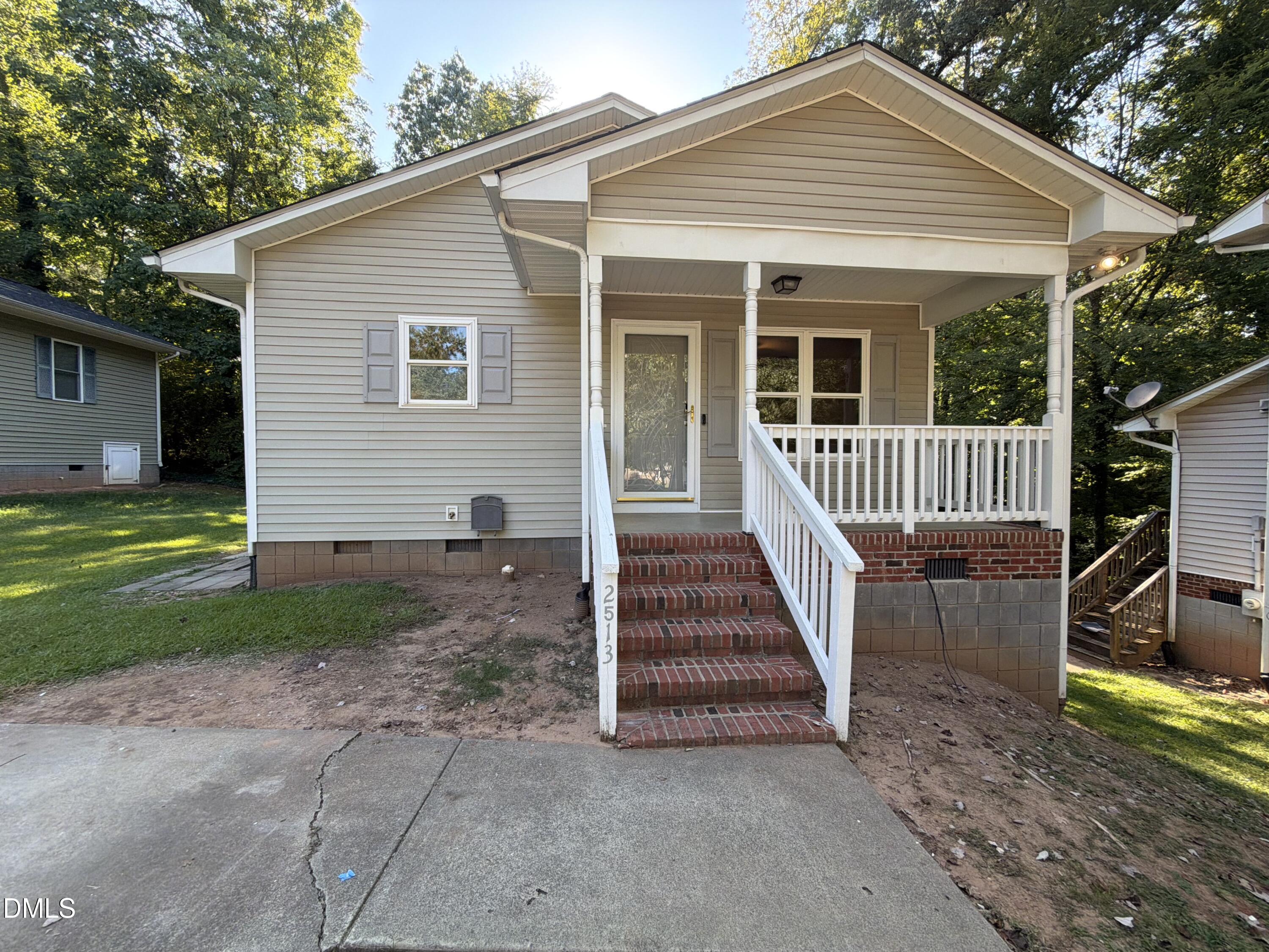 2513 Lindbergh Street Property Photo 1