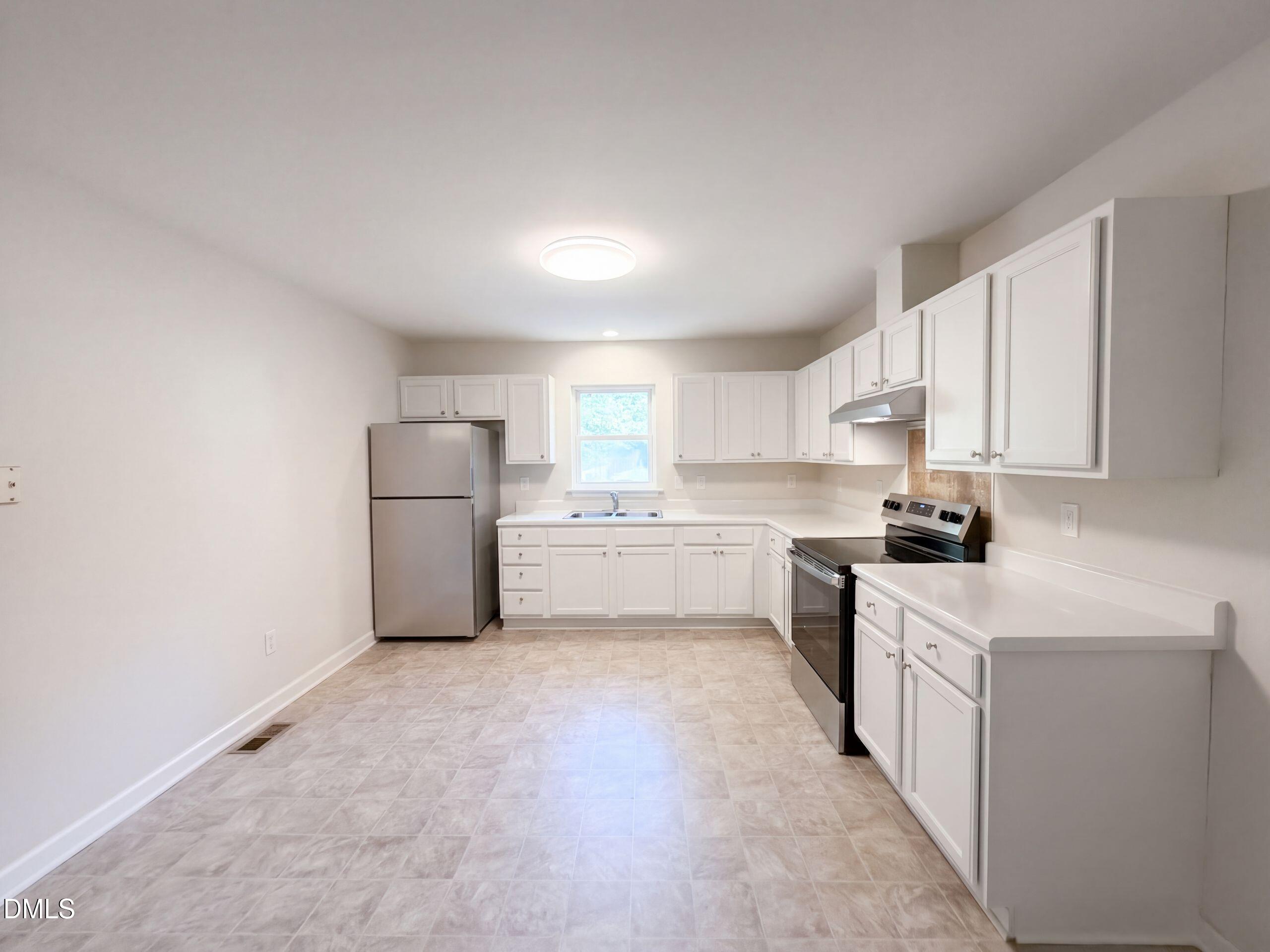 2513 Lindbergh Street Property Photo 2