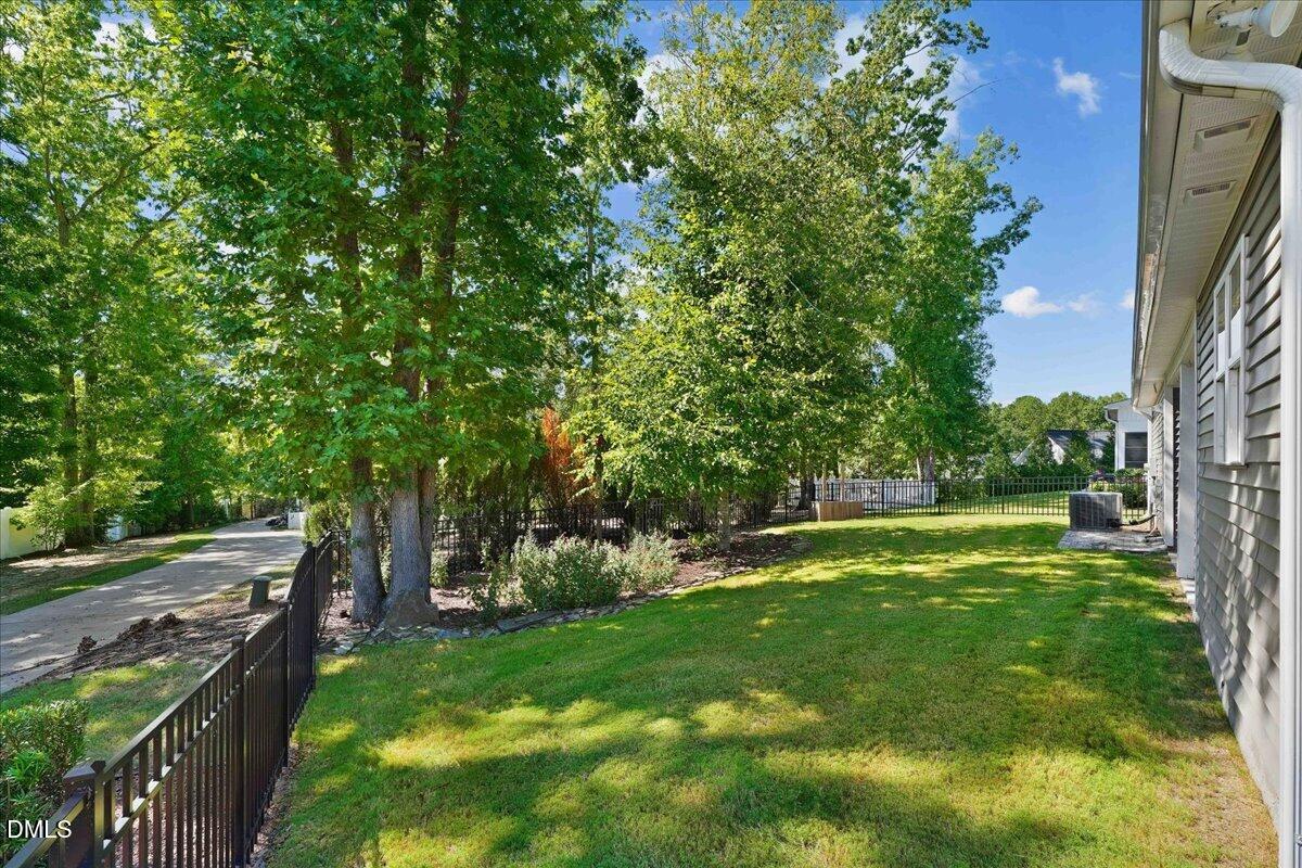 414 Ashley Wds Court Property Photo 12