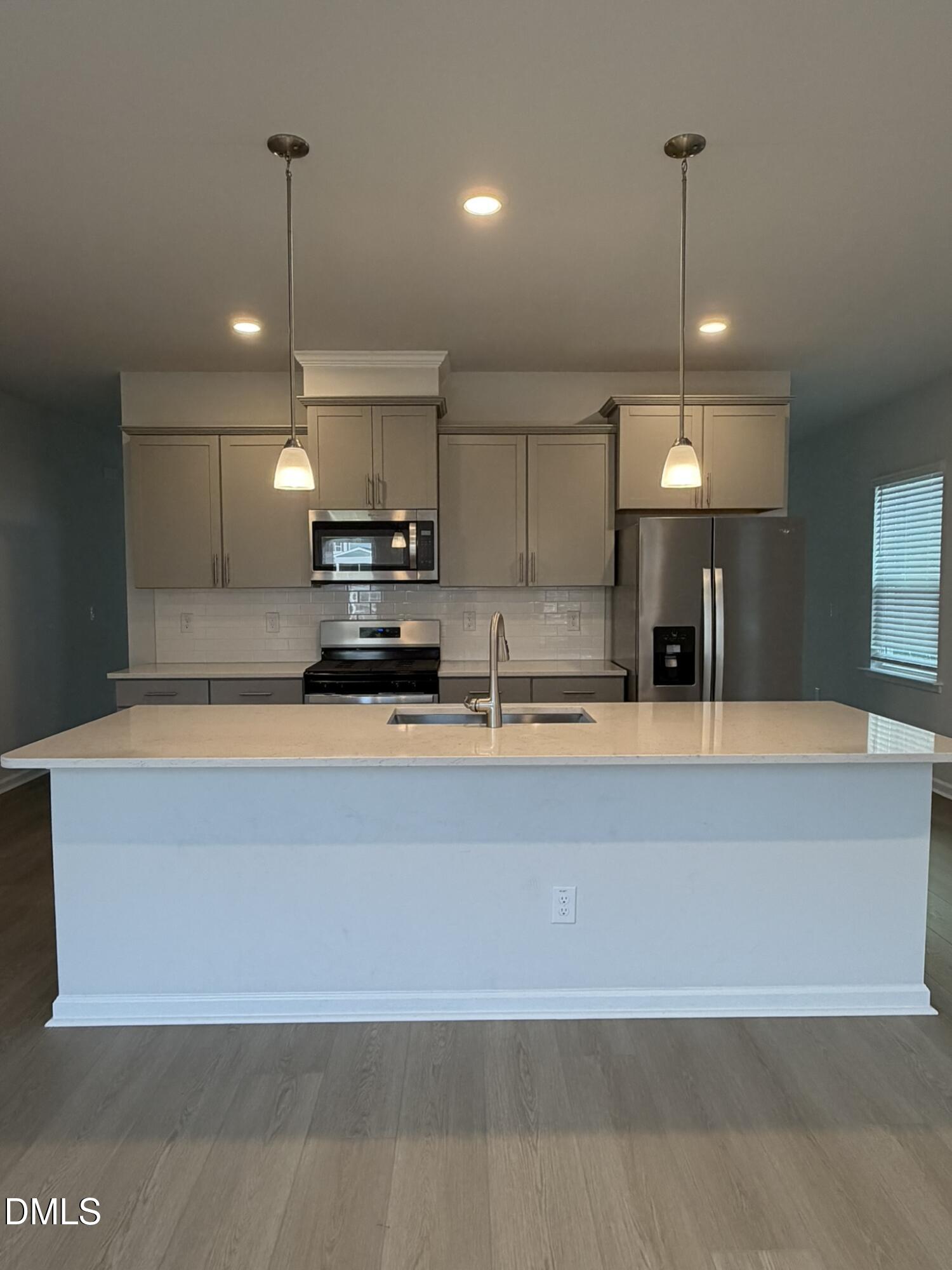 1373 Hasse Avenue Property Photo 3