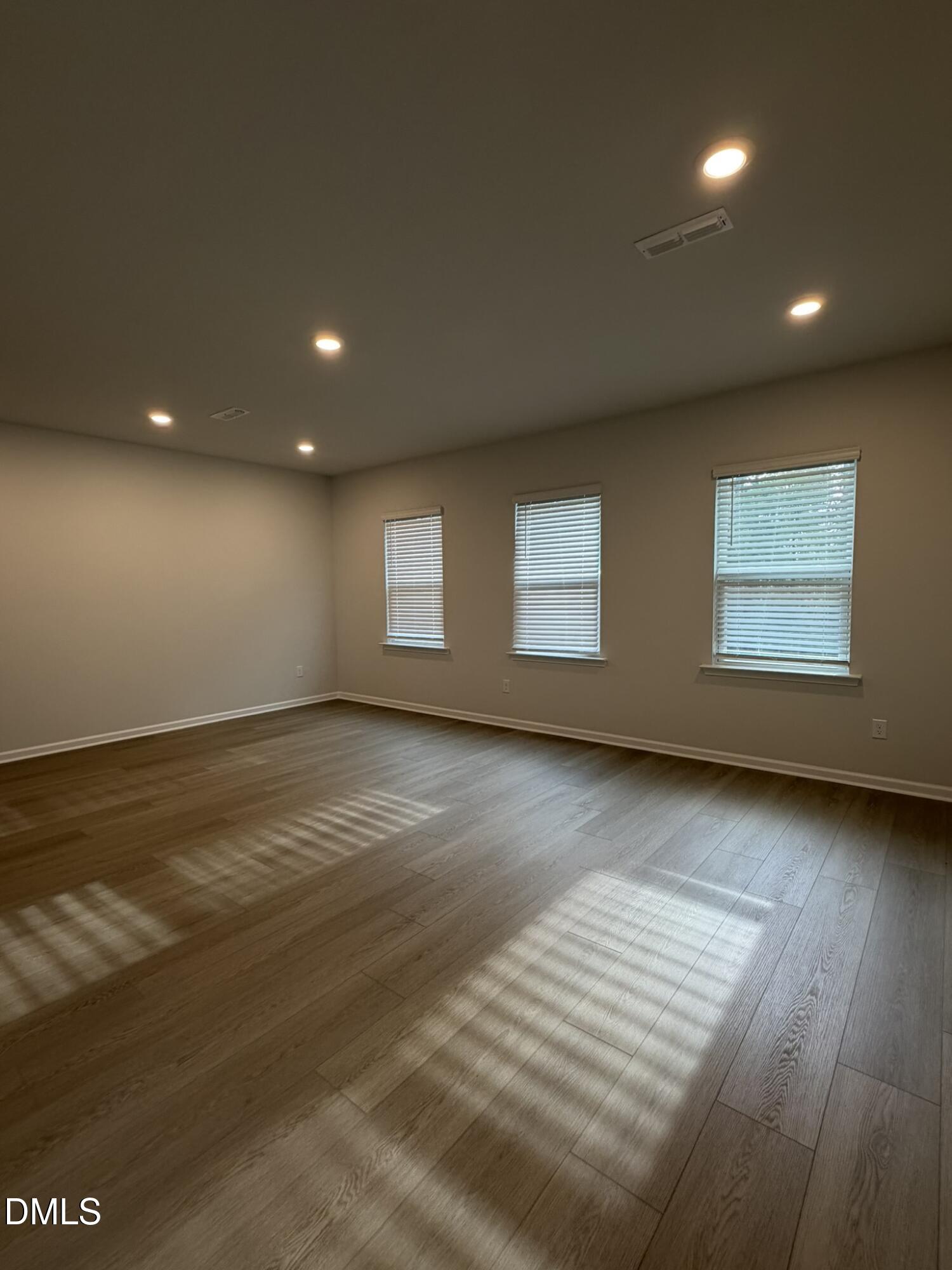 1373 Hasse Avenue Property Photo 4