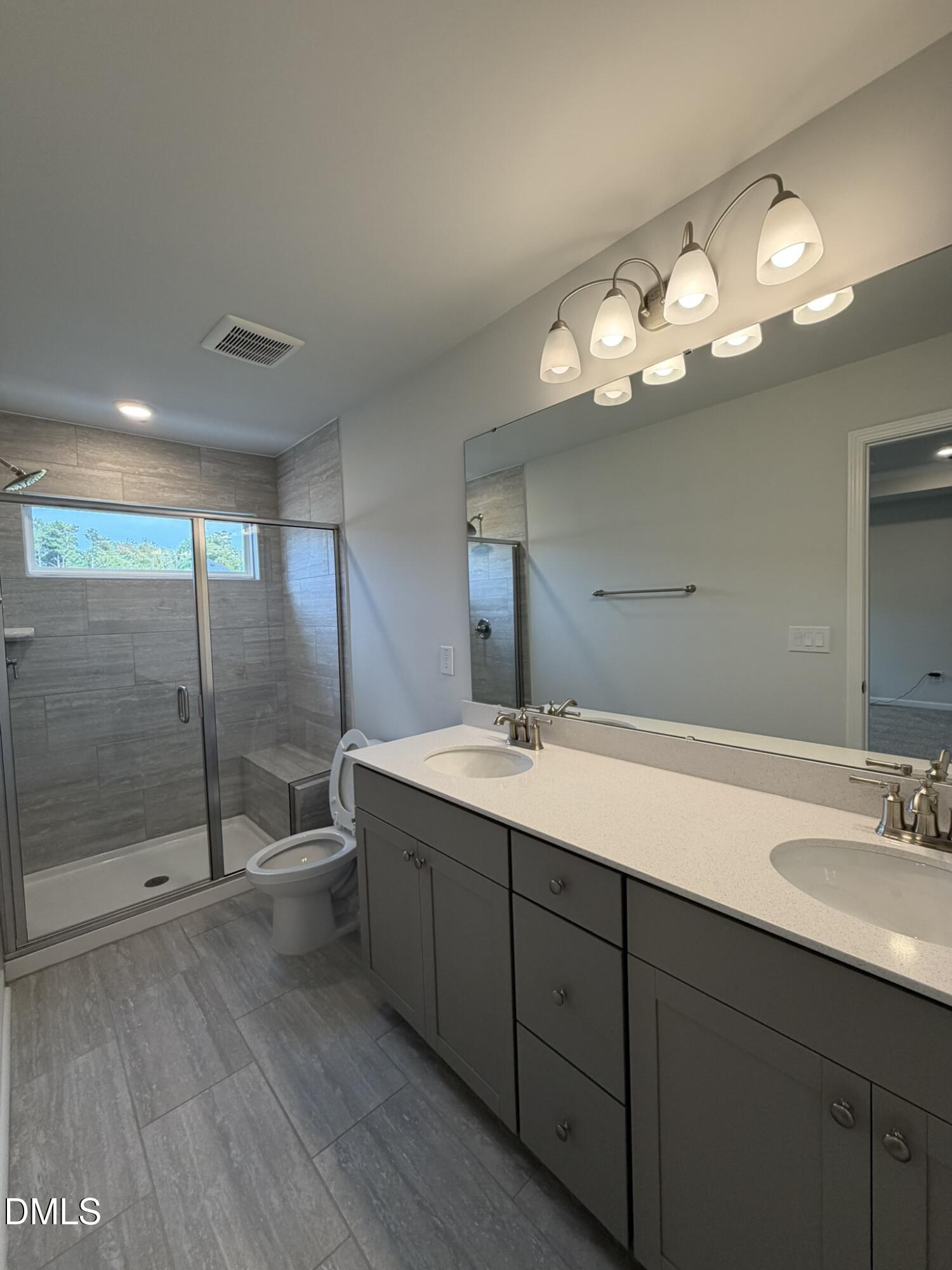 1373 Hasse Avenue Property Photo 8