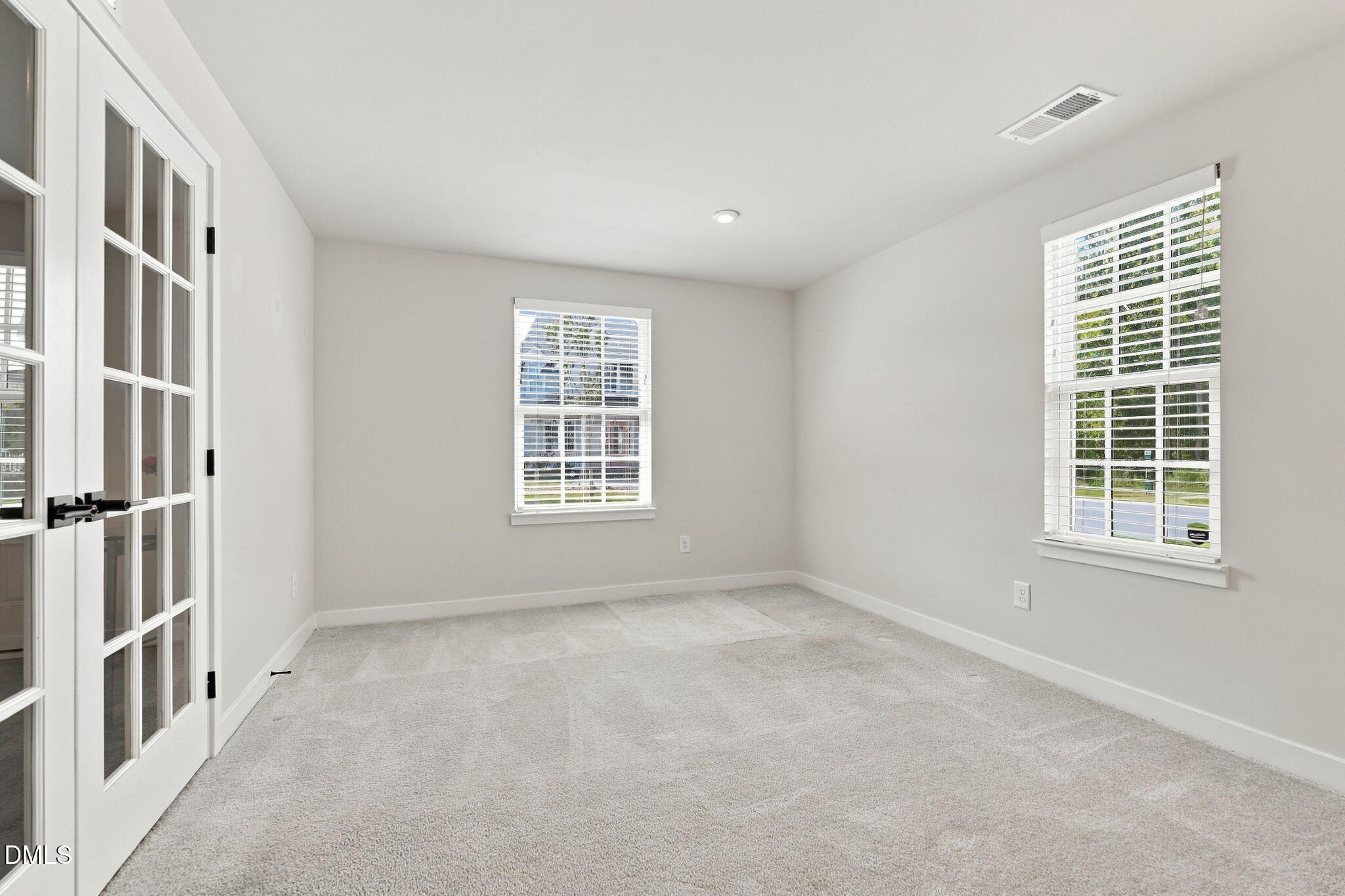 516 Whitehall Circle Property Photo 28