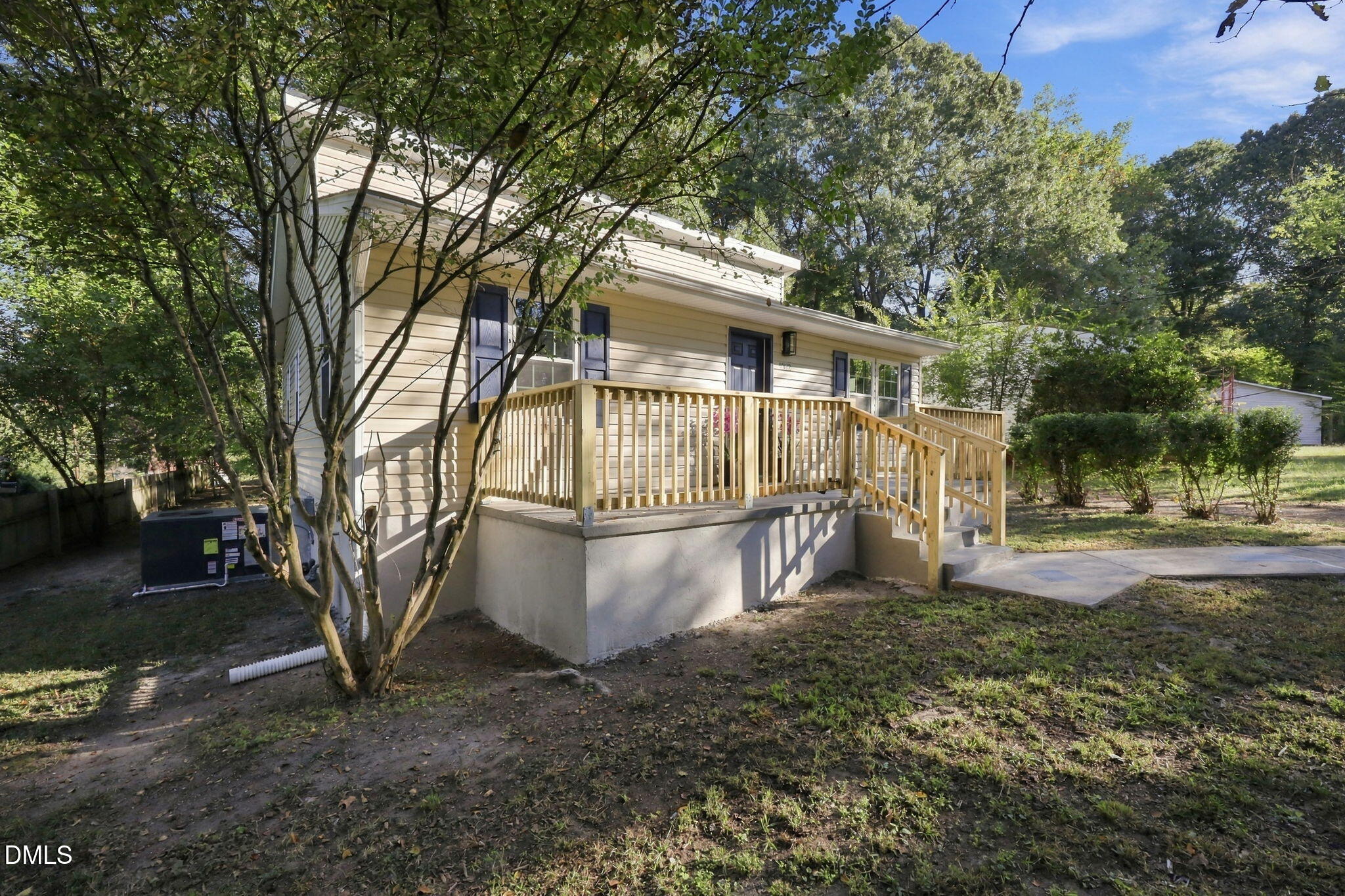 1002 Louis Street Property Photo 4