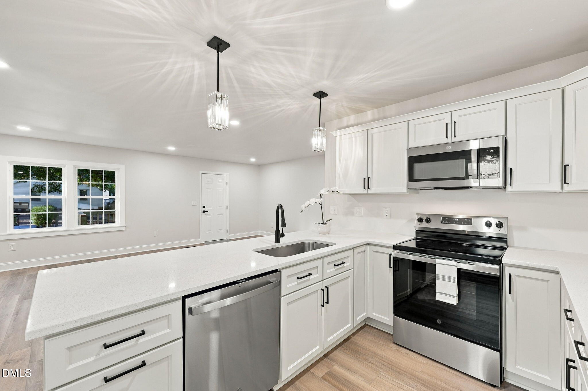 1002 Louis Street Property Photo 5