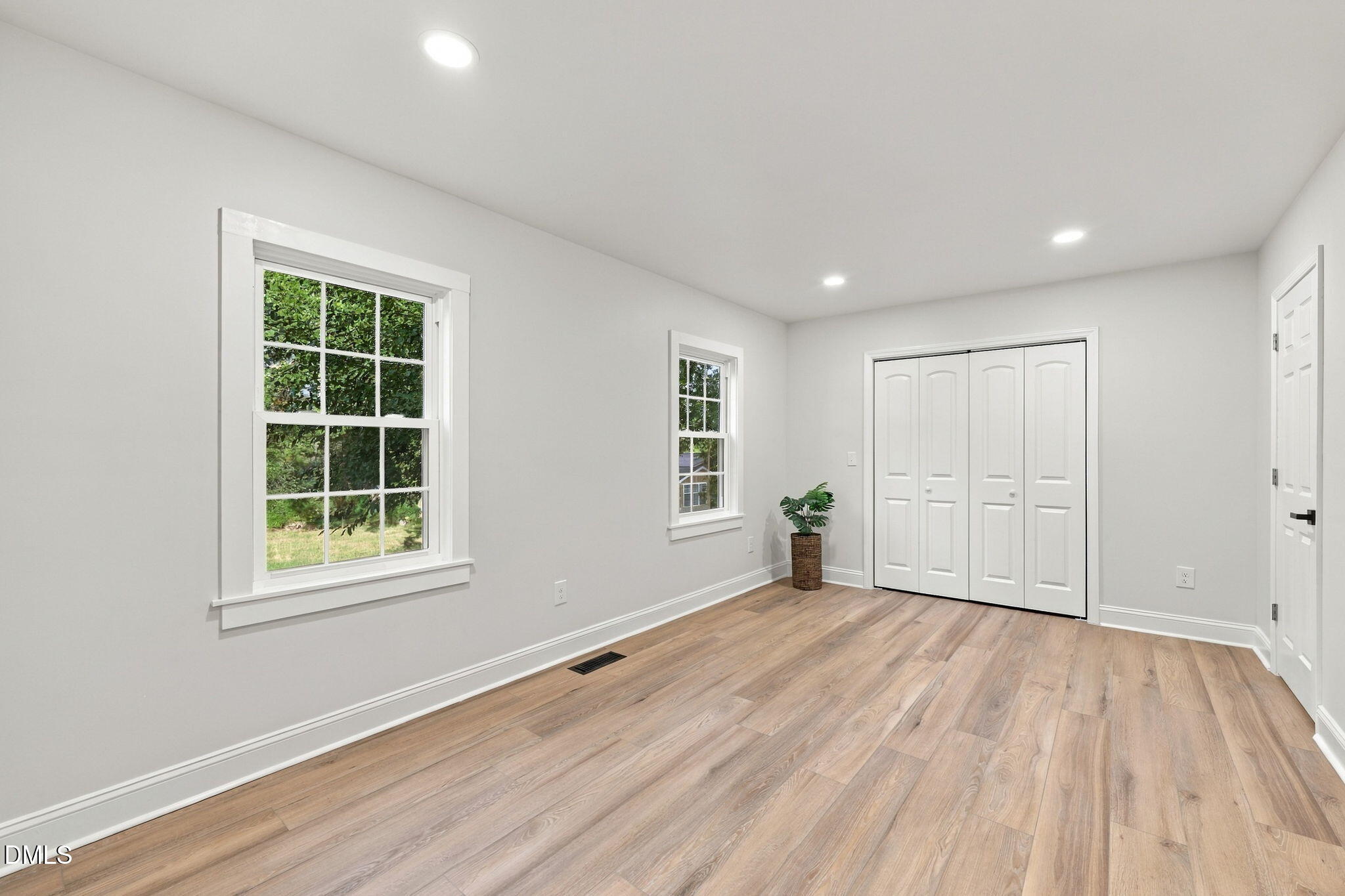 1002 Louis Street Property Photo 12