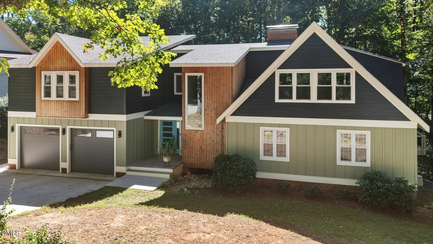 1009 Collins Drive Property Photo 1