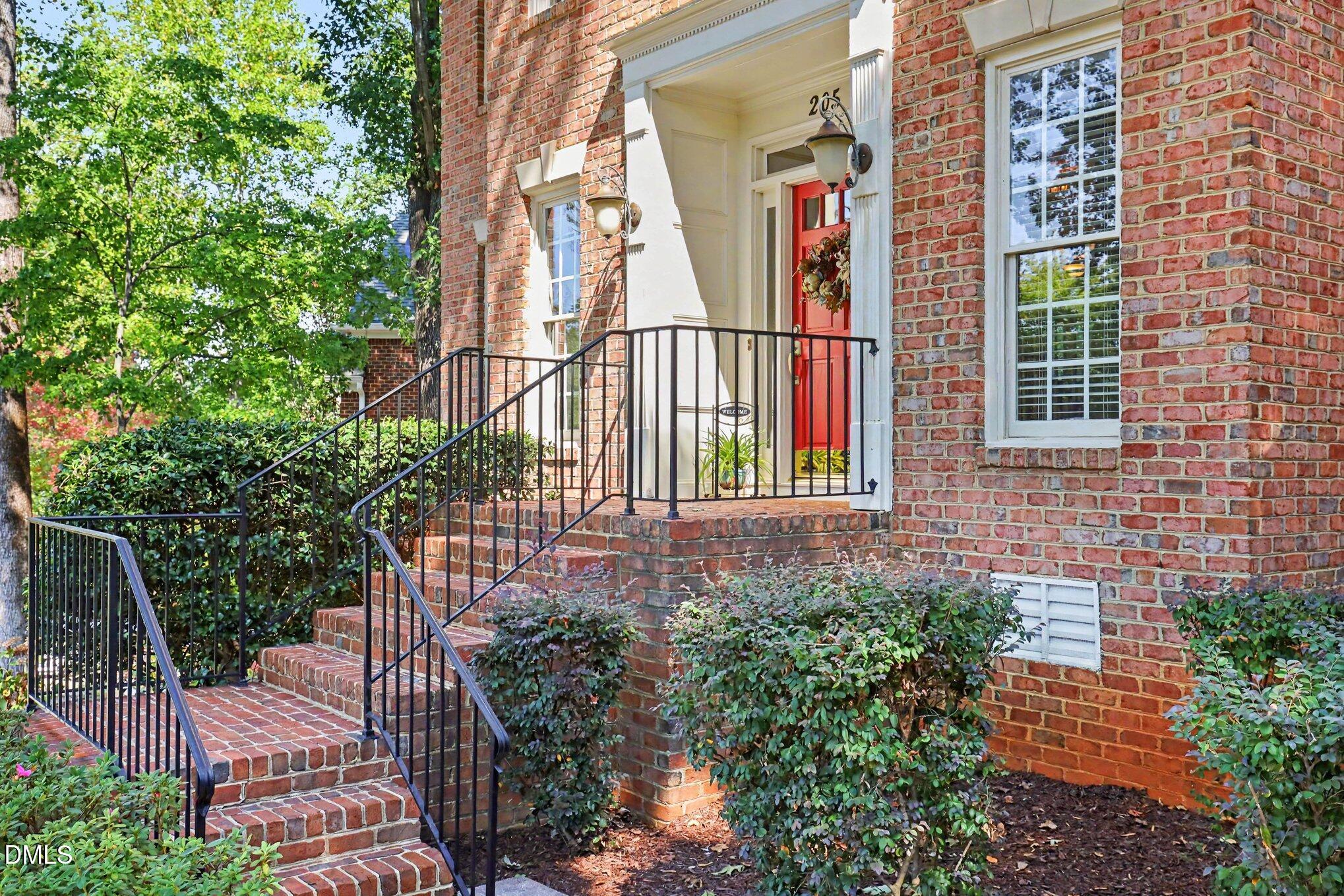 205 Fox Briar Lane Property Photo 3