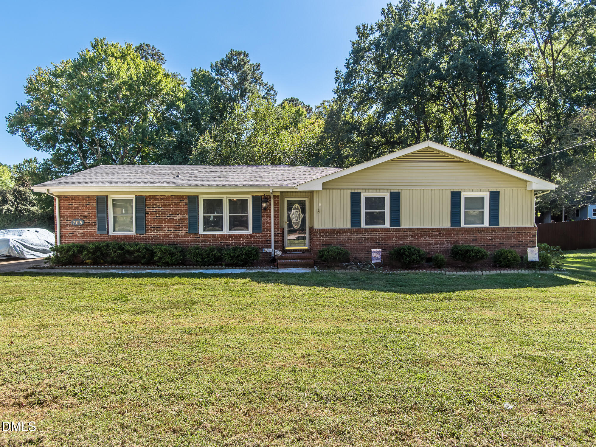 705 Lakeside Drive Property Photo 1